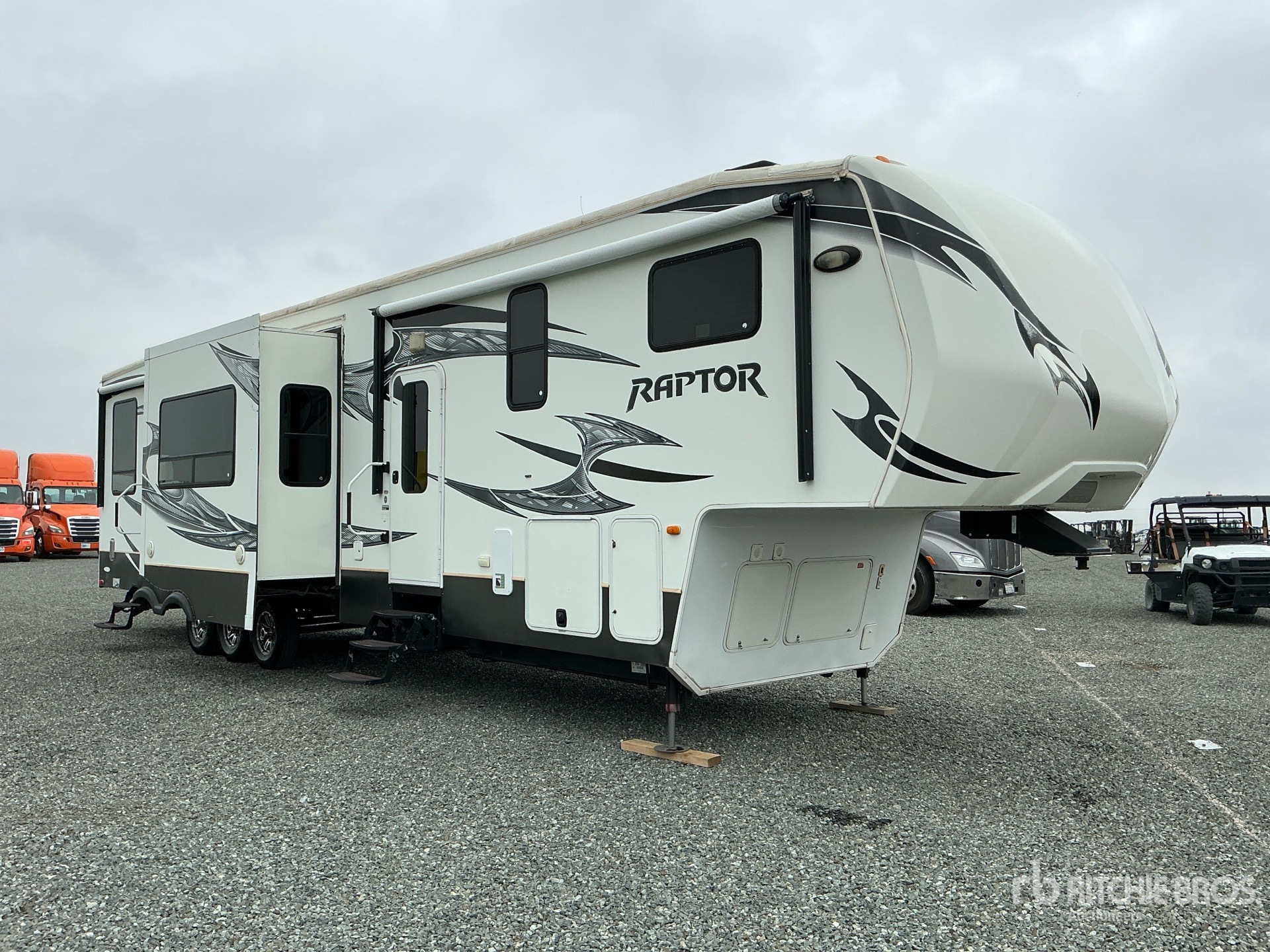 General Appearance with Picture, Right Front Corner