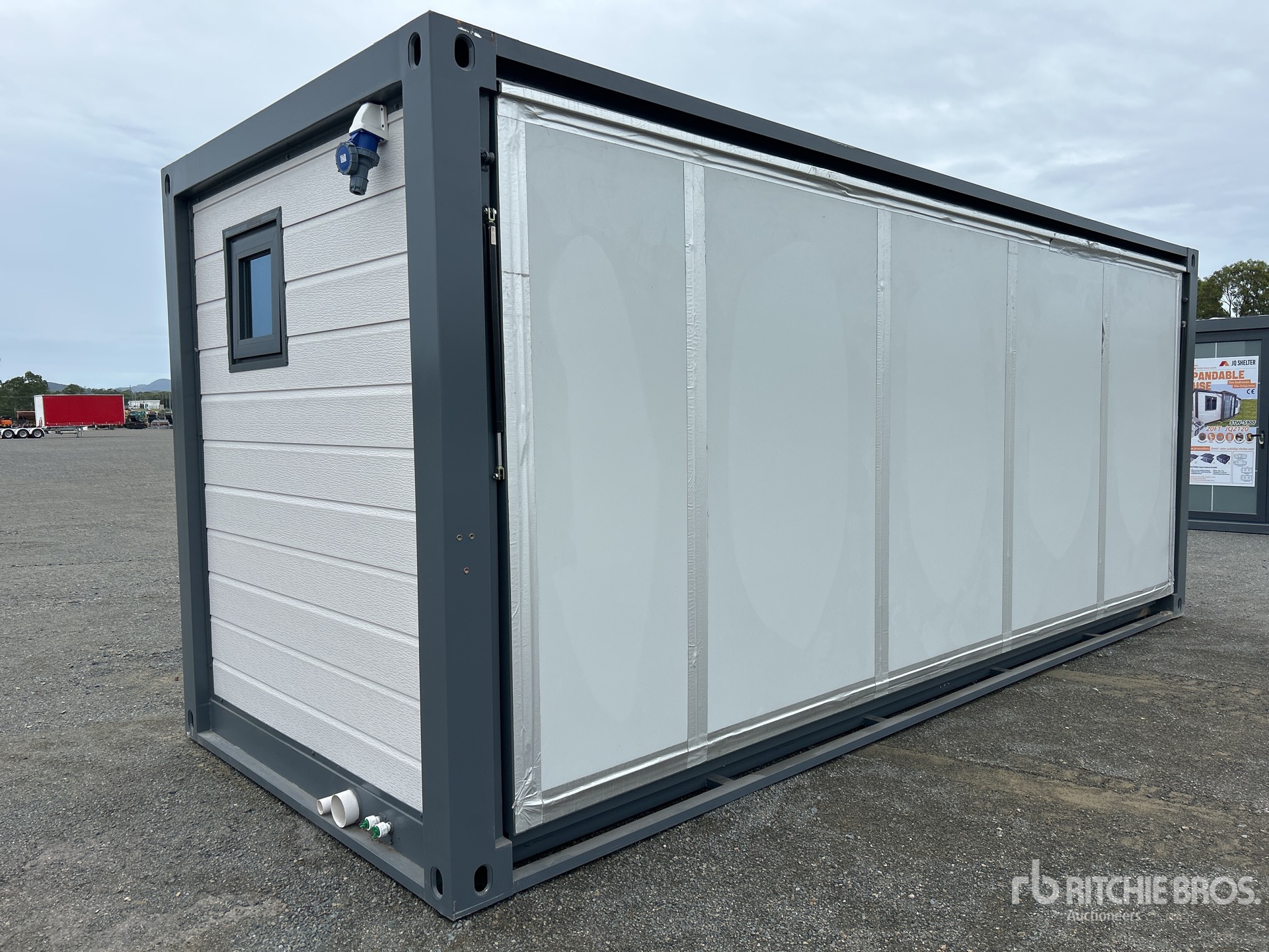 Aspect général with Image, coin arrière droit