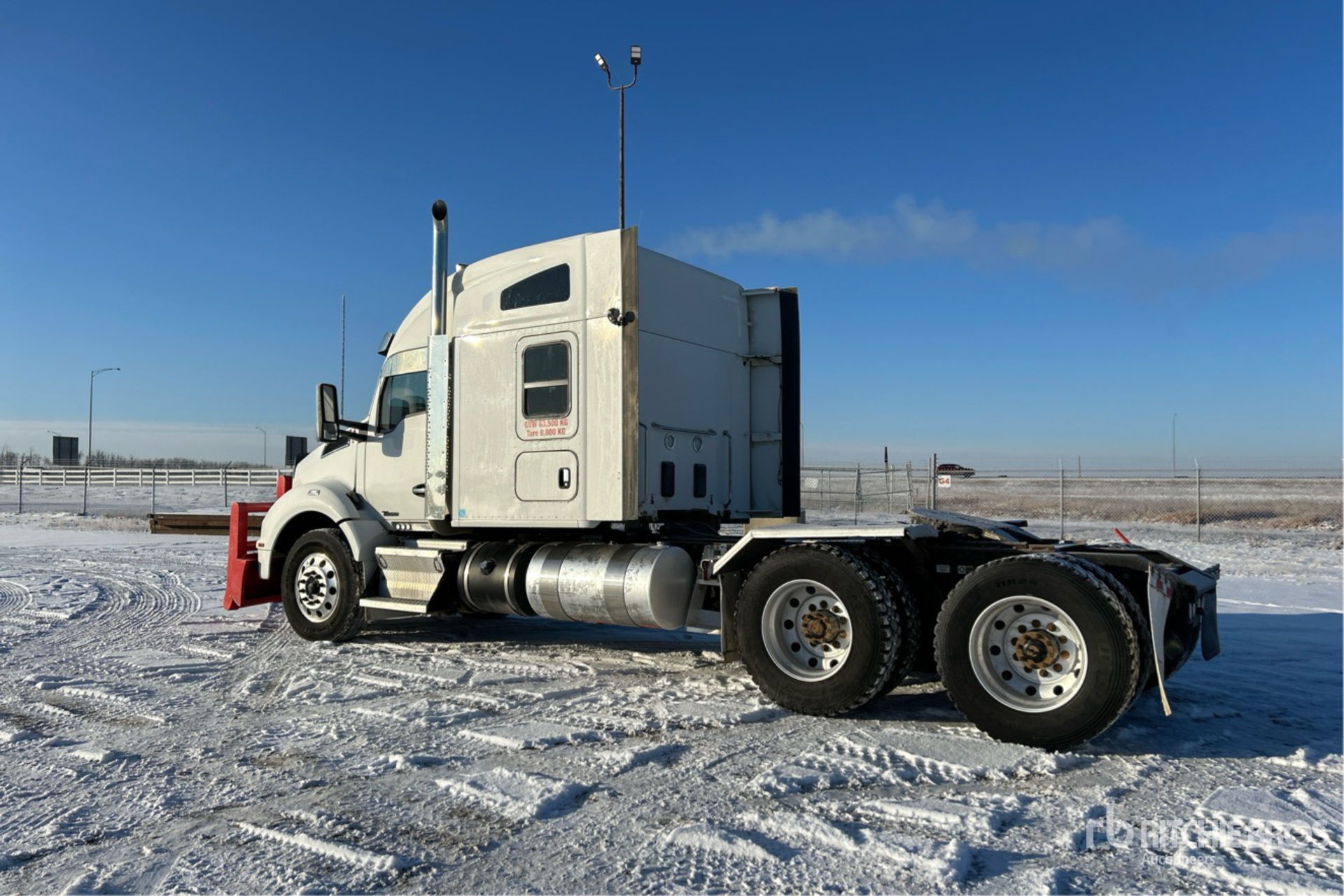 General Appearance with Picture, Left Rear Corner