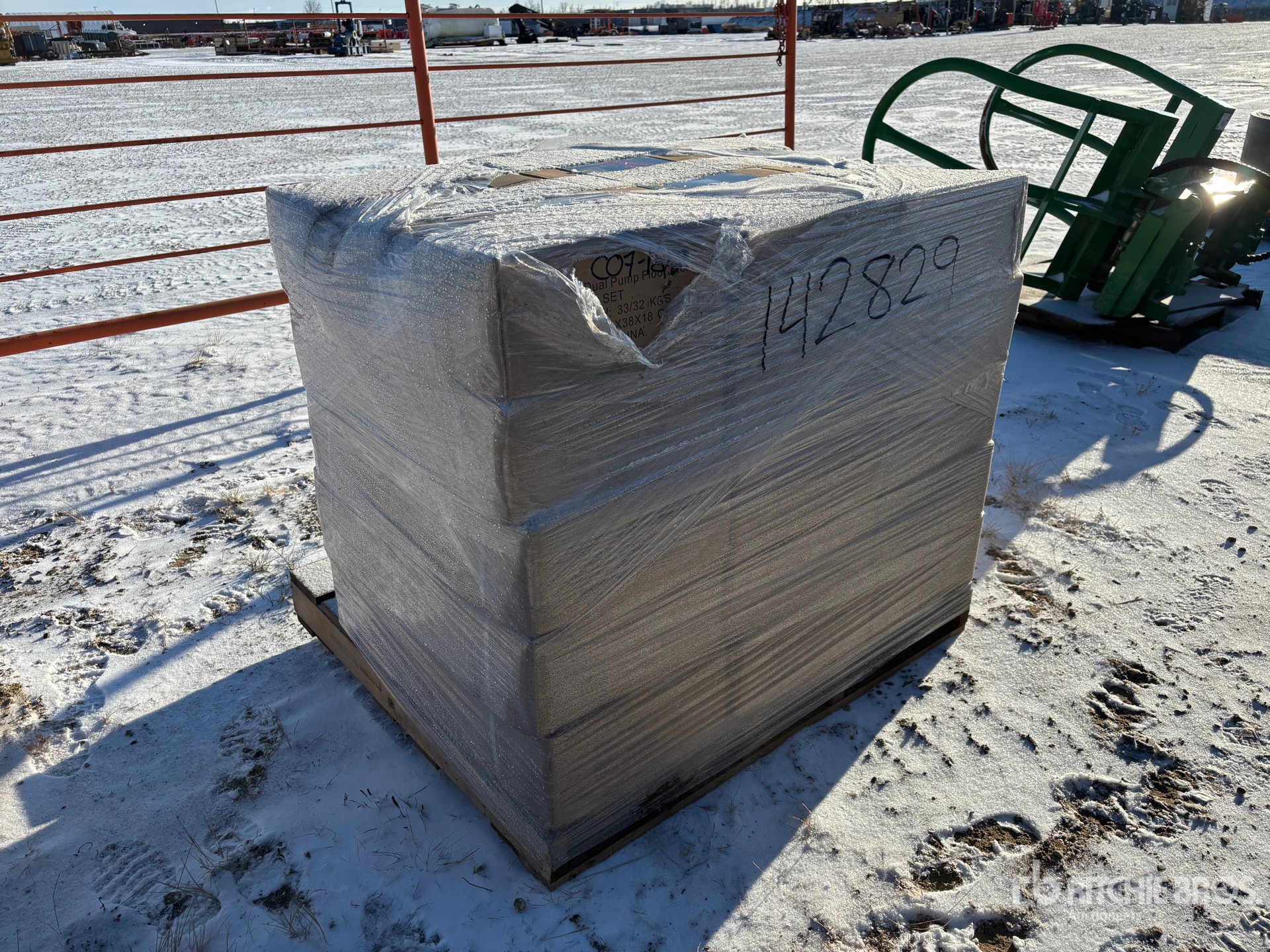 General Appearance with Foto, angolo posteriore sinistro