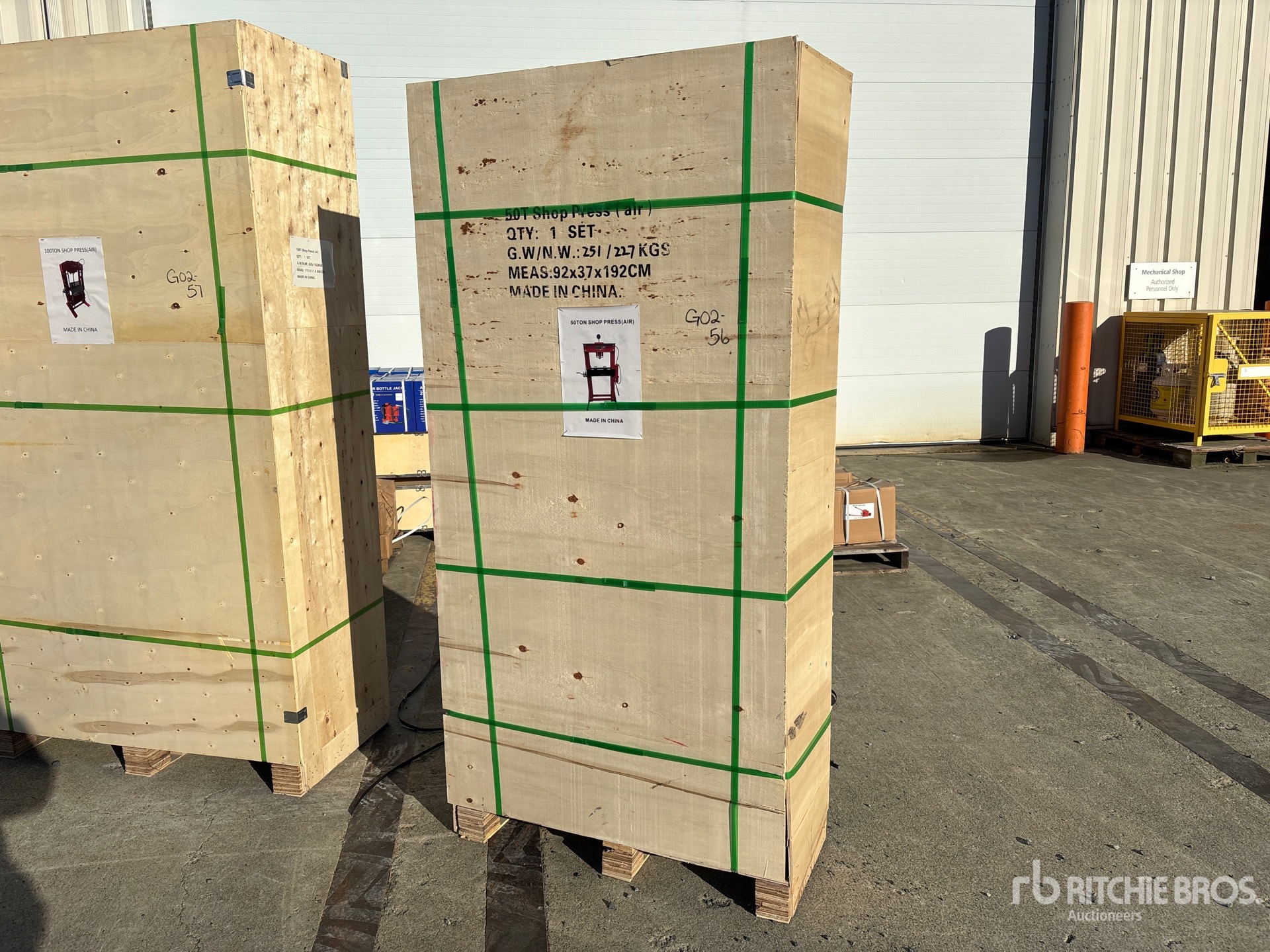 General Appearance with Picture, Left Front Corner