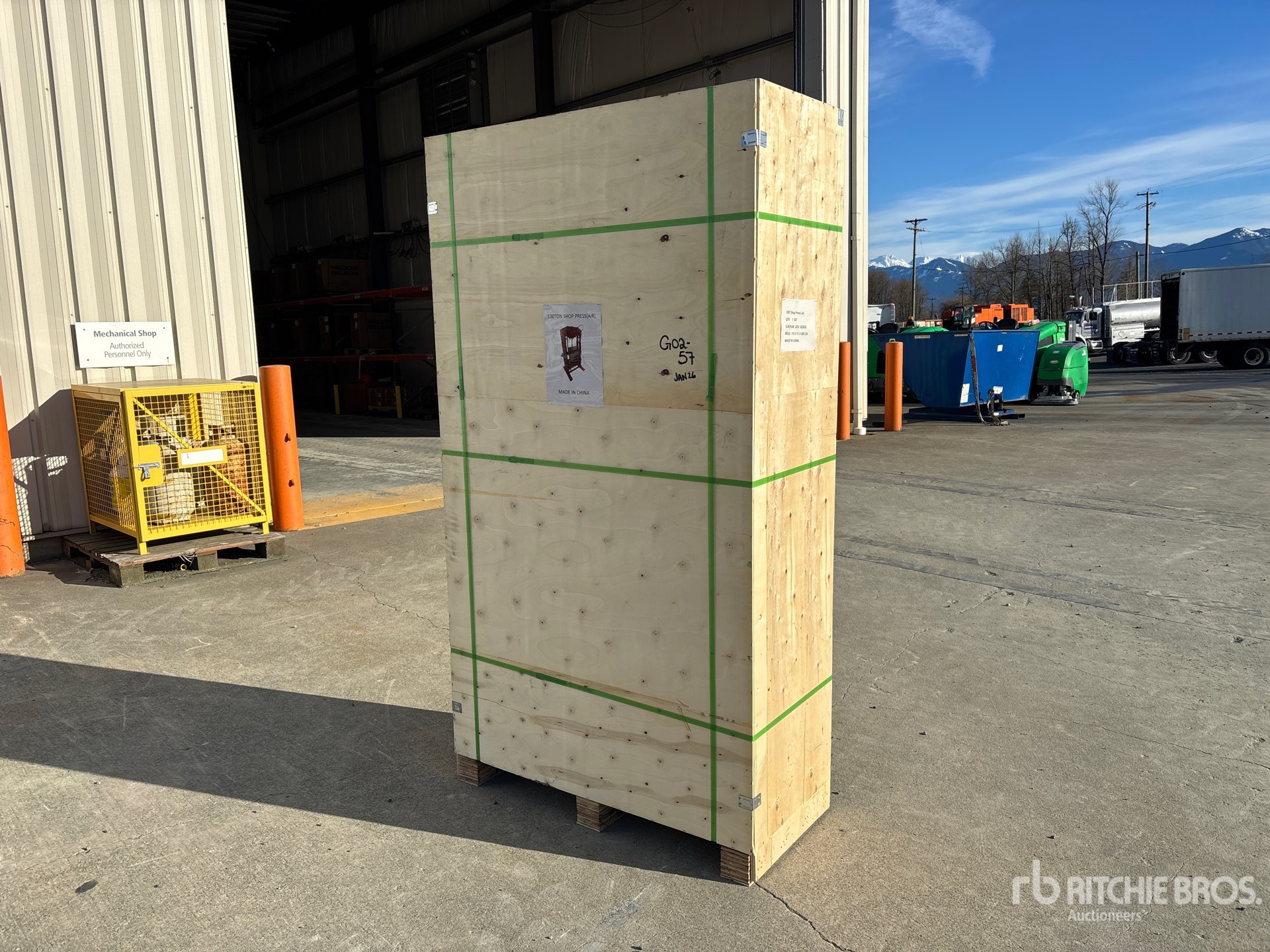 General Appearance with Picture, Right Rear Corner