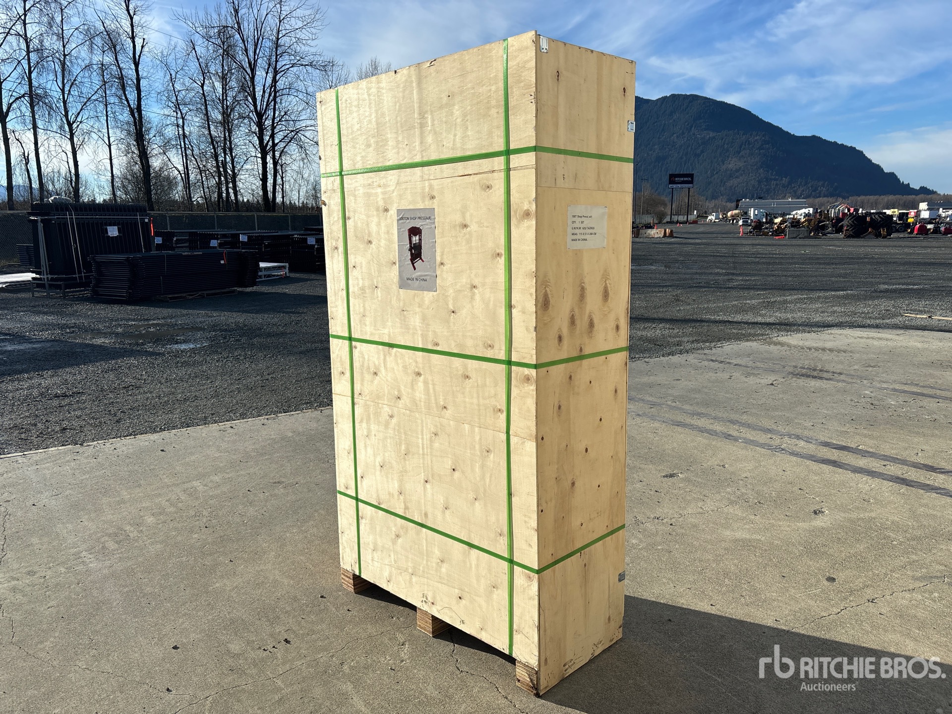 General Appearance with Picture, Left Front Corner