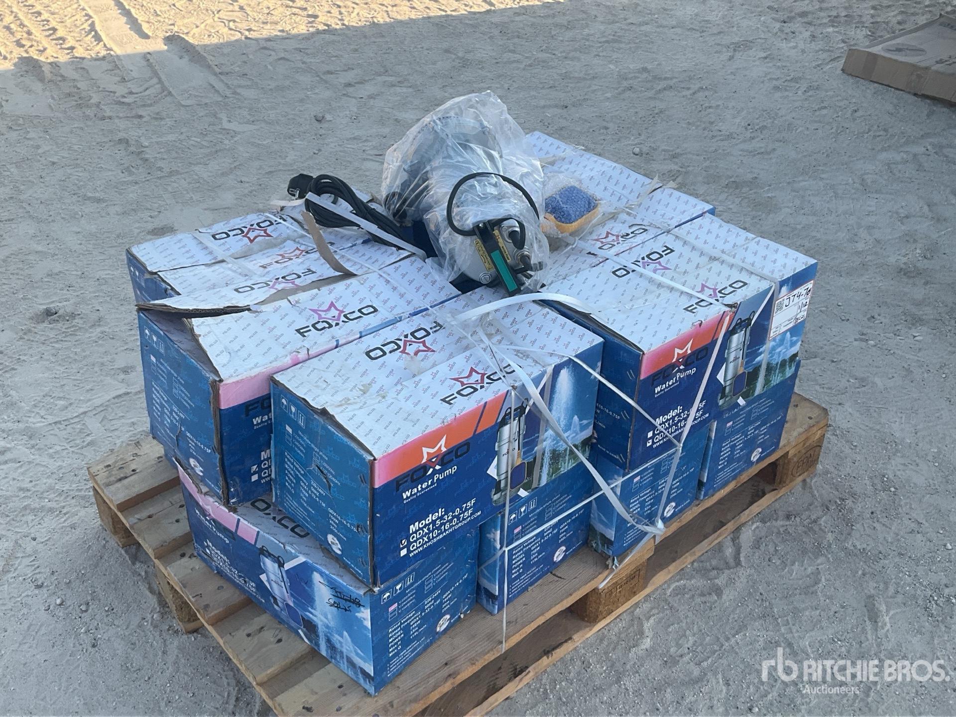 General Appearance with Bild, Ecke vorne rechts