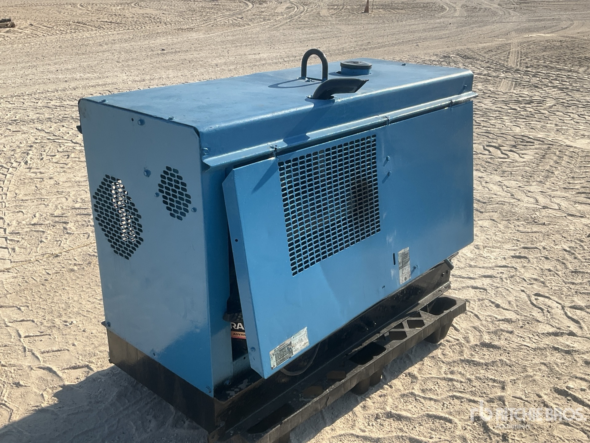 Aspect général with Image, coin arrière droit