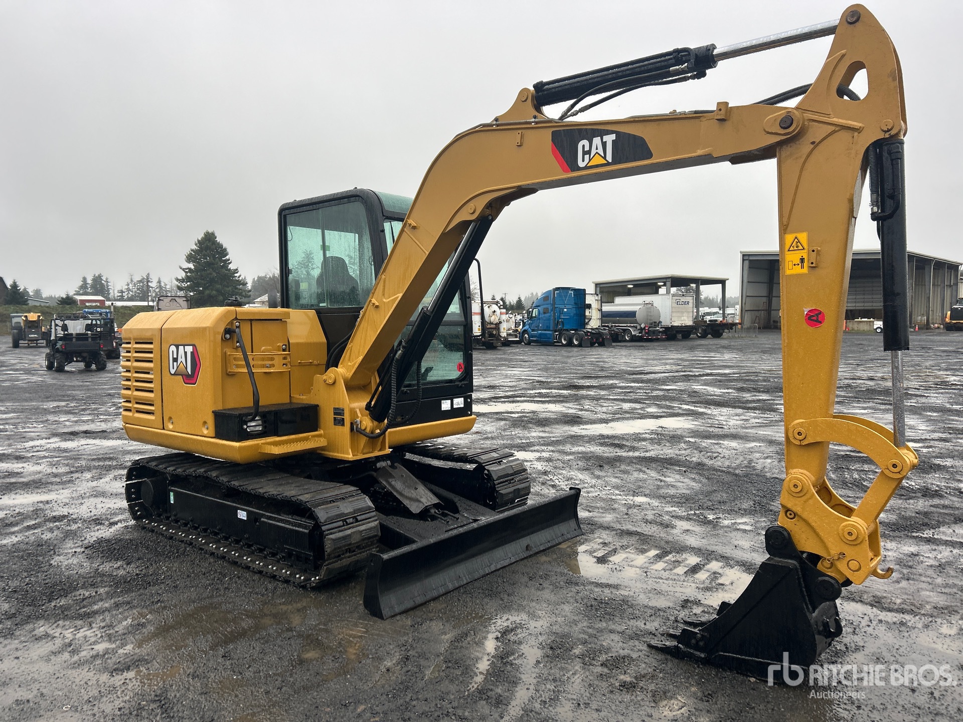 General Appearance with Picture, Right Front Corner