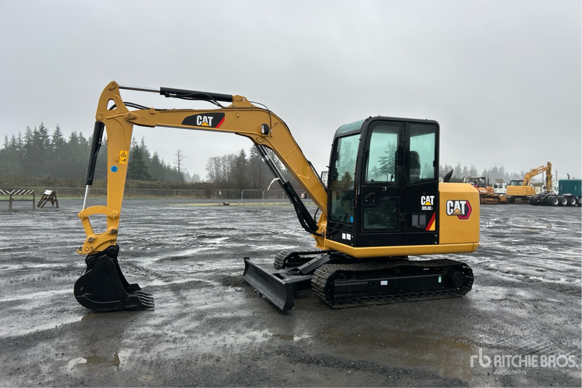 General Appearance with Foto, angolo anteriore sinistro