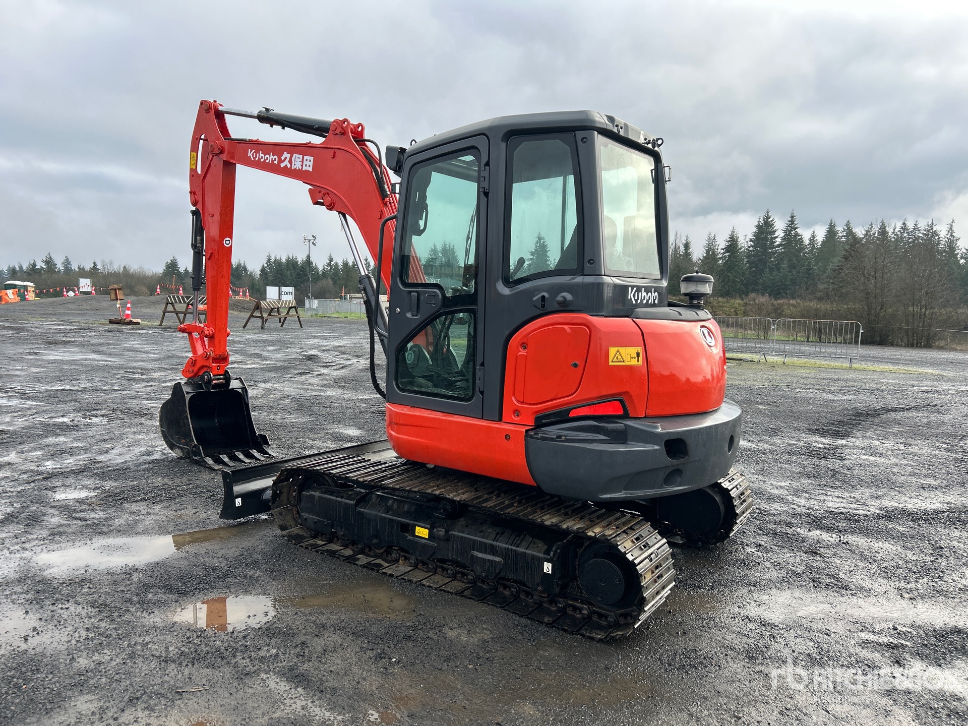 General Appearance with Picture, Left Rear Corner