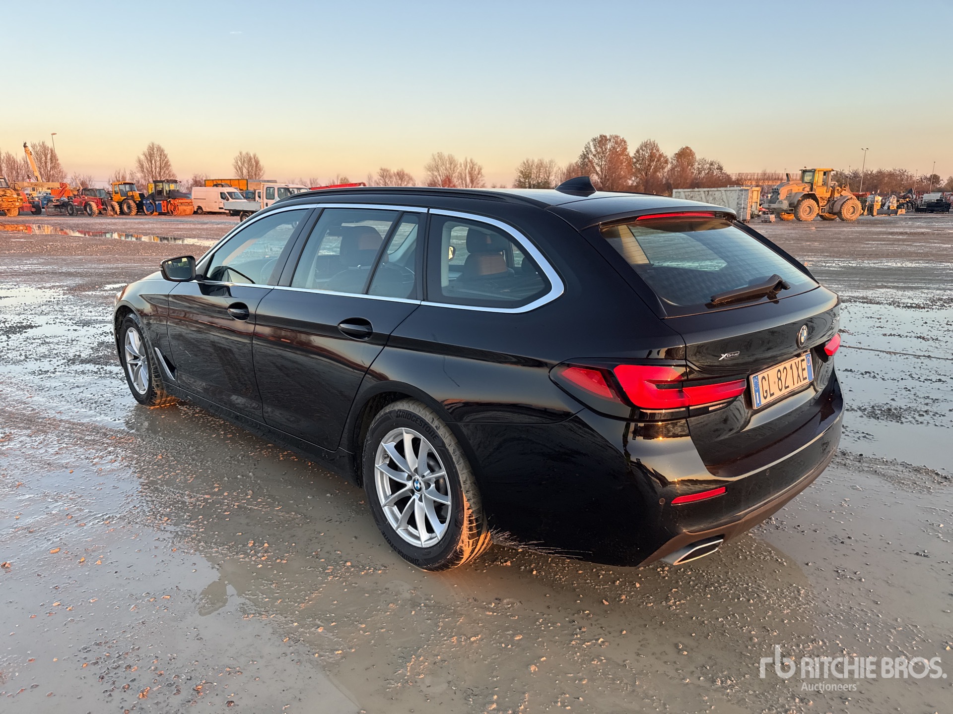 General Appearance with Picture, Left Rear Corner