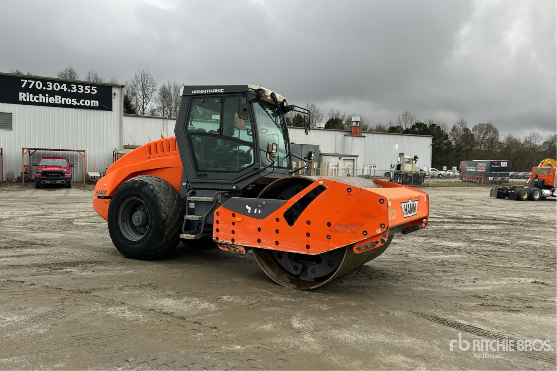 General Appearance with Picture, Right Front Corner