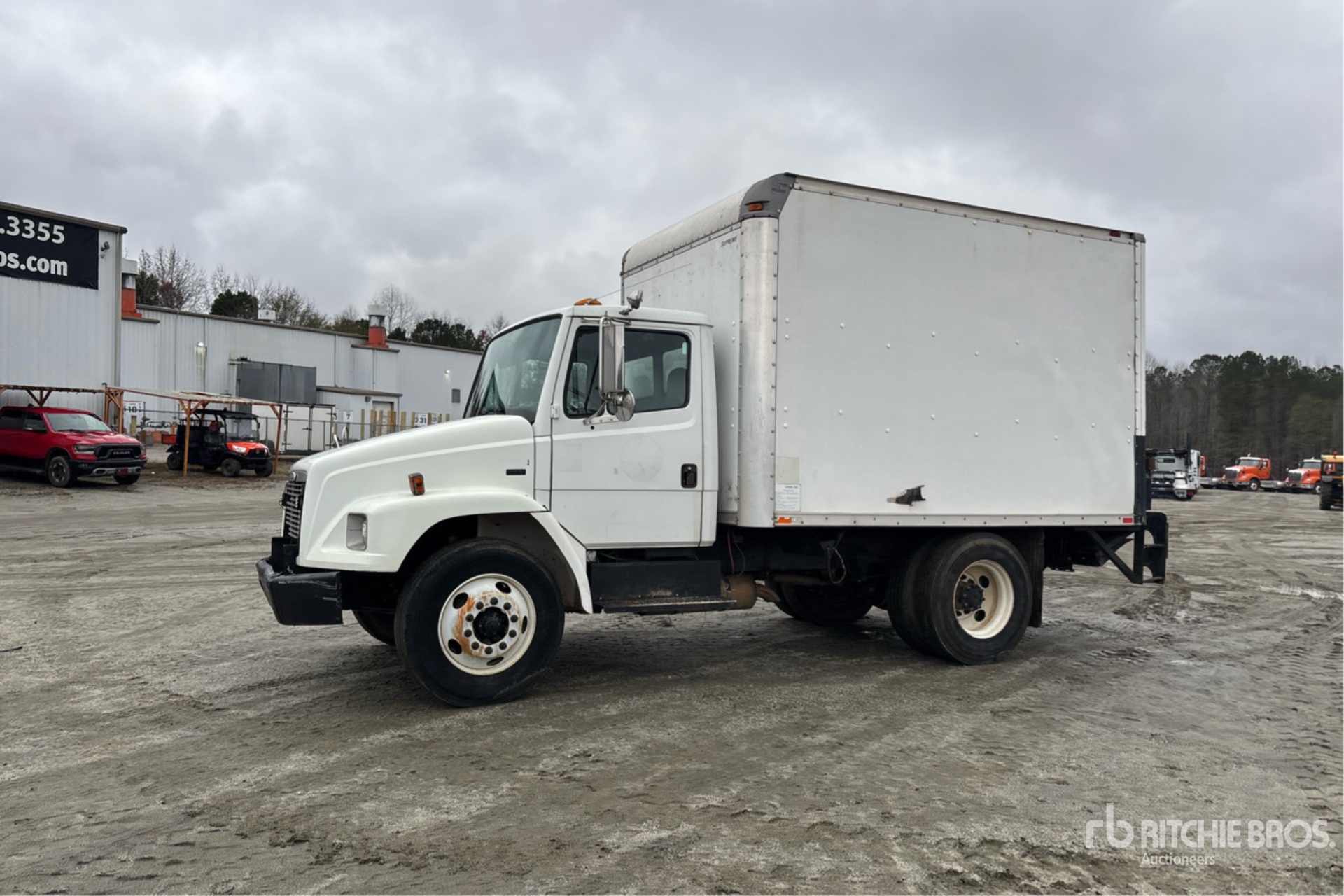 General Appearance with Bild, Ecke vorne links