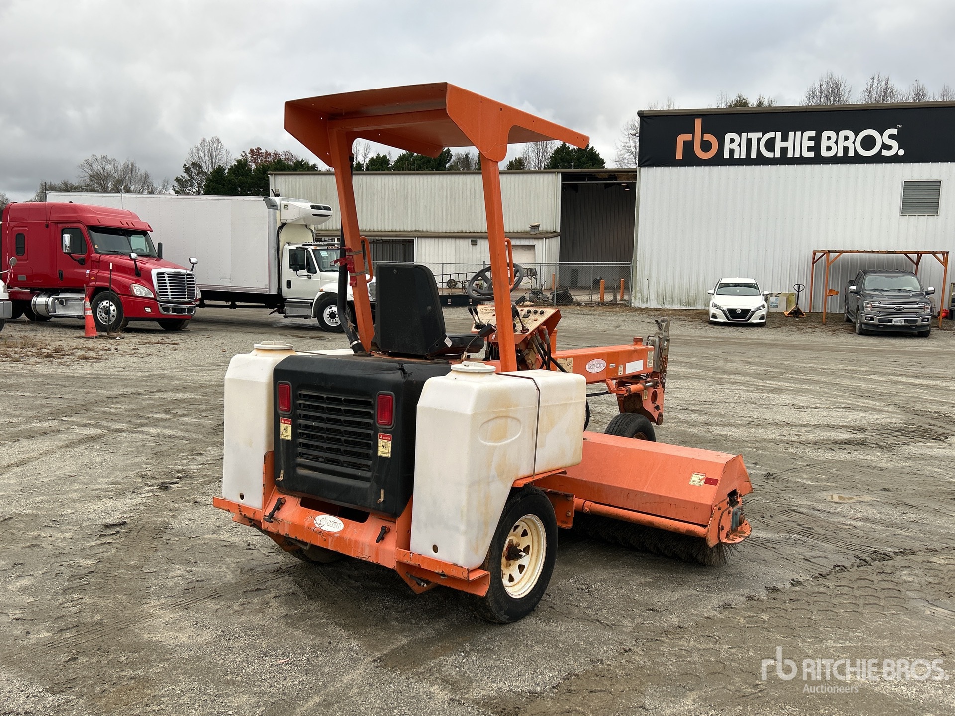 General Appearance with Foto, angolo anteriore sinistro