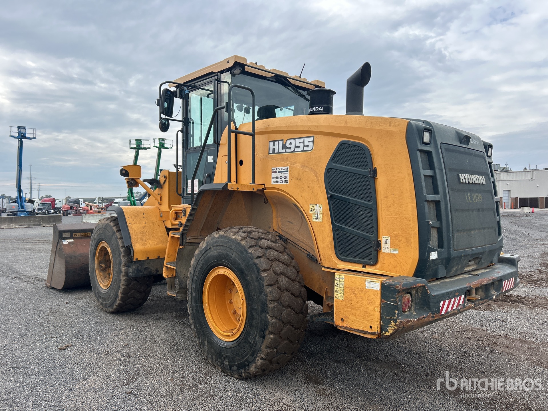 General Appearance with Picture, Left Rear Corner