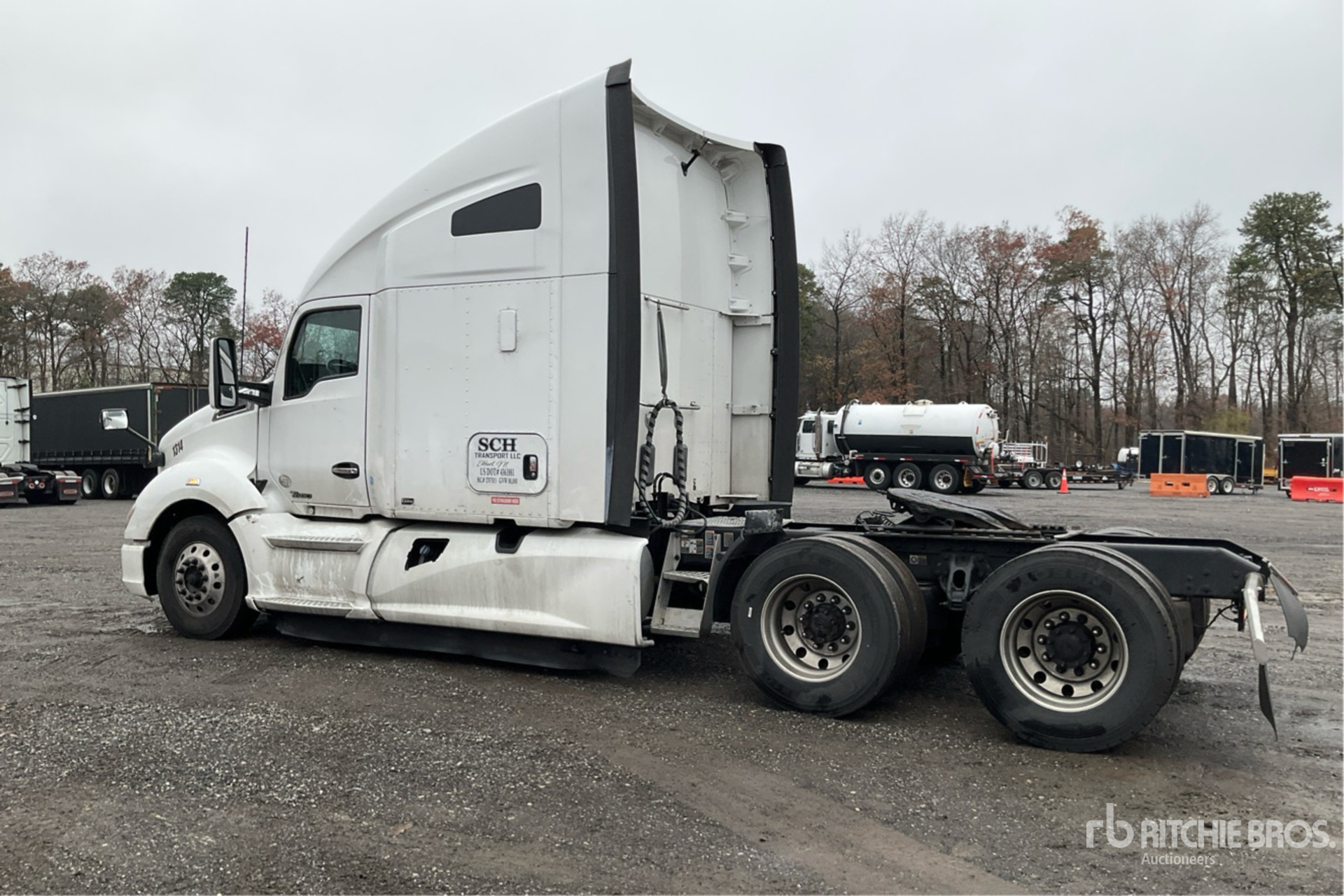 General Appearance with Picture, Left Rear Corner