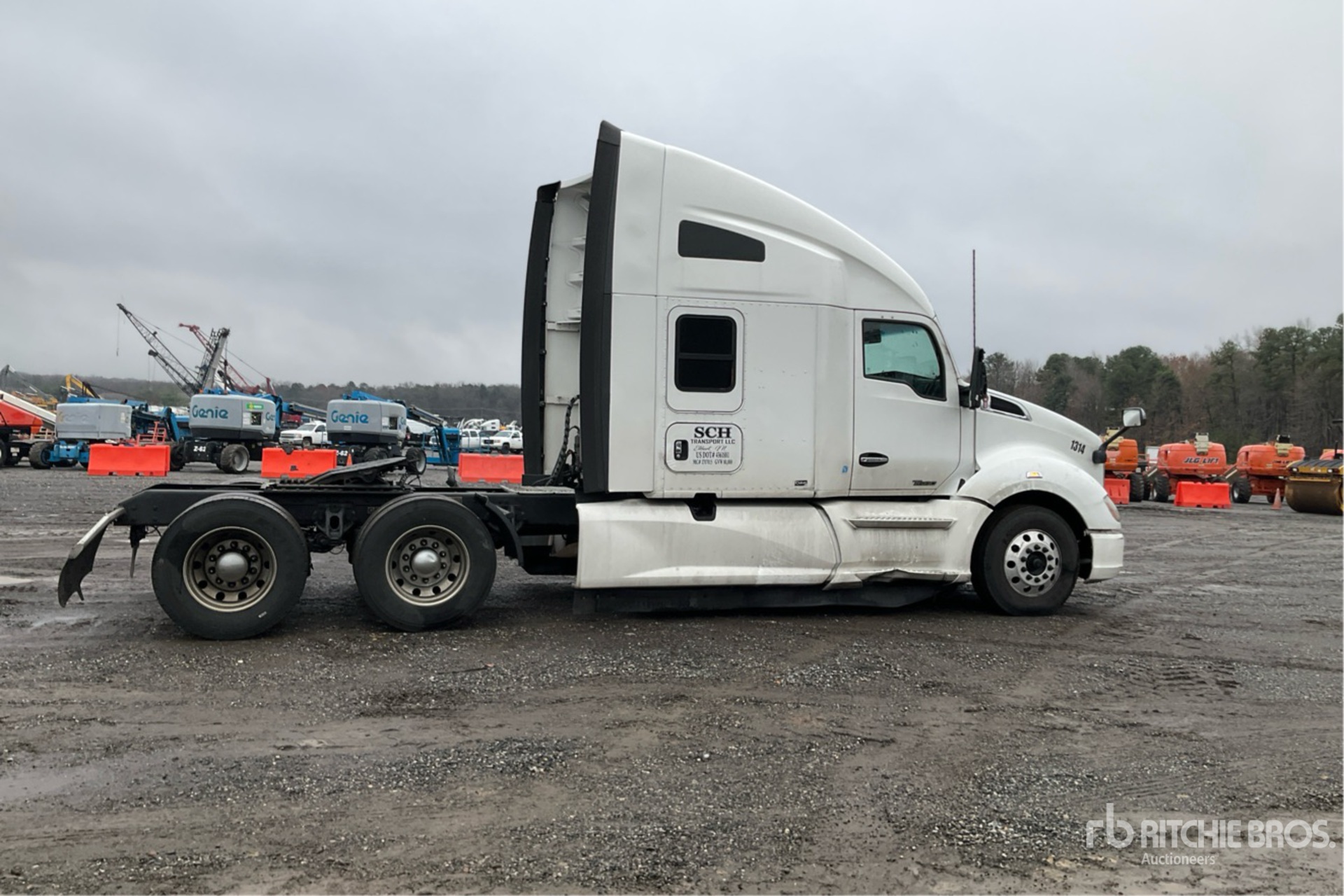 General Appearance with Picture, Right Rear Corner