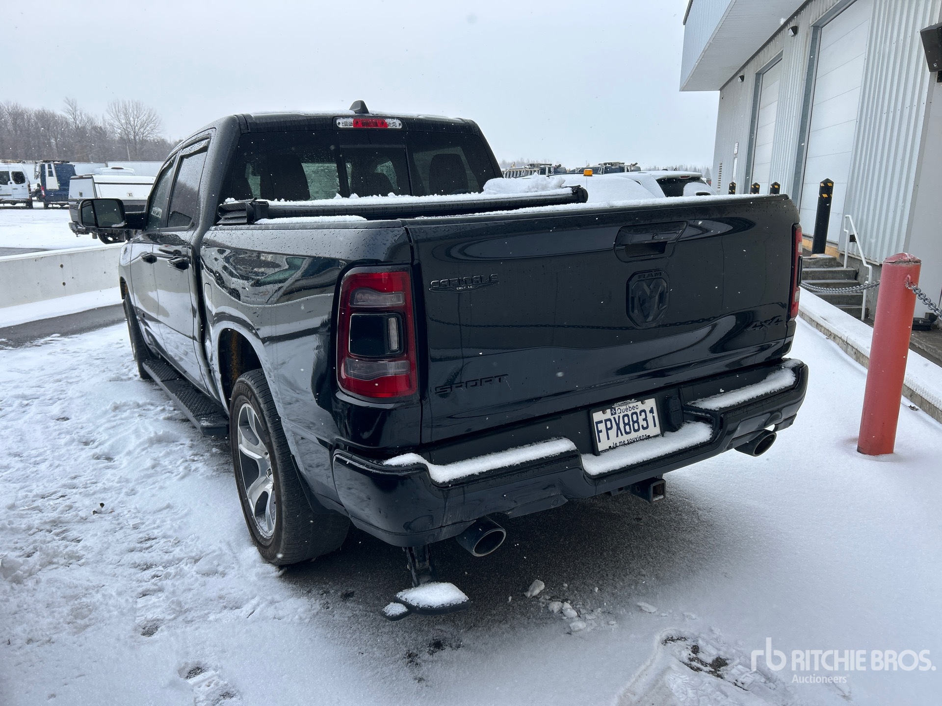 General Appearance with Picture, Left Rear Corner