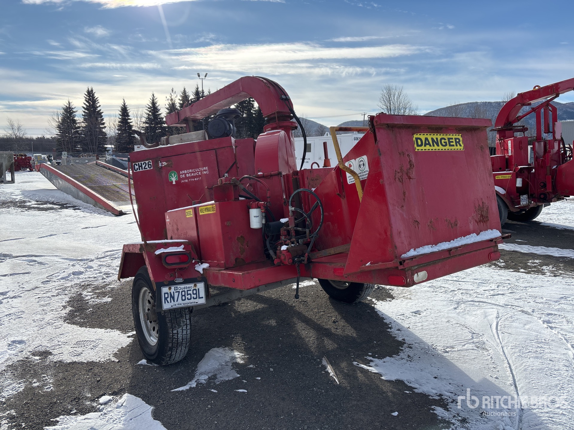 General Appearance with Picture, Left Rear Corner