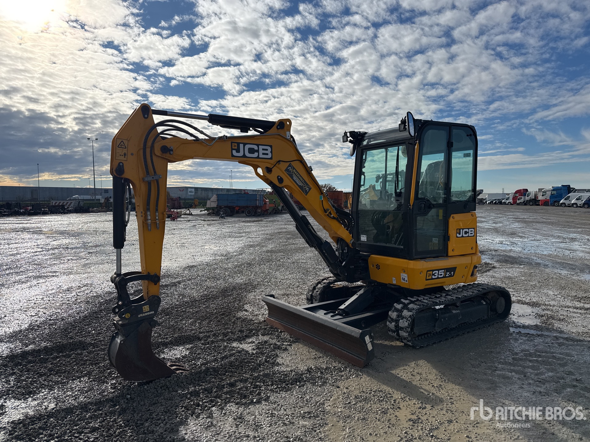 General Appearance with Picture, Left Front Corner