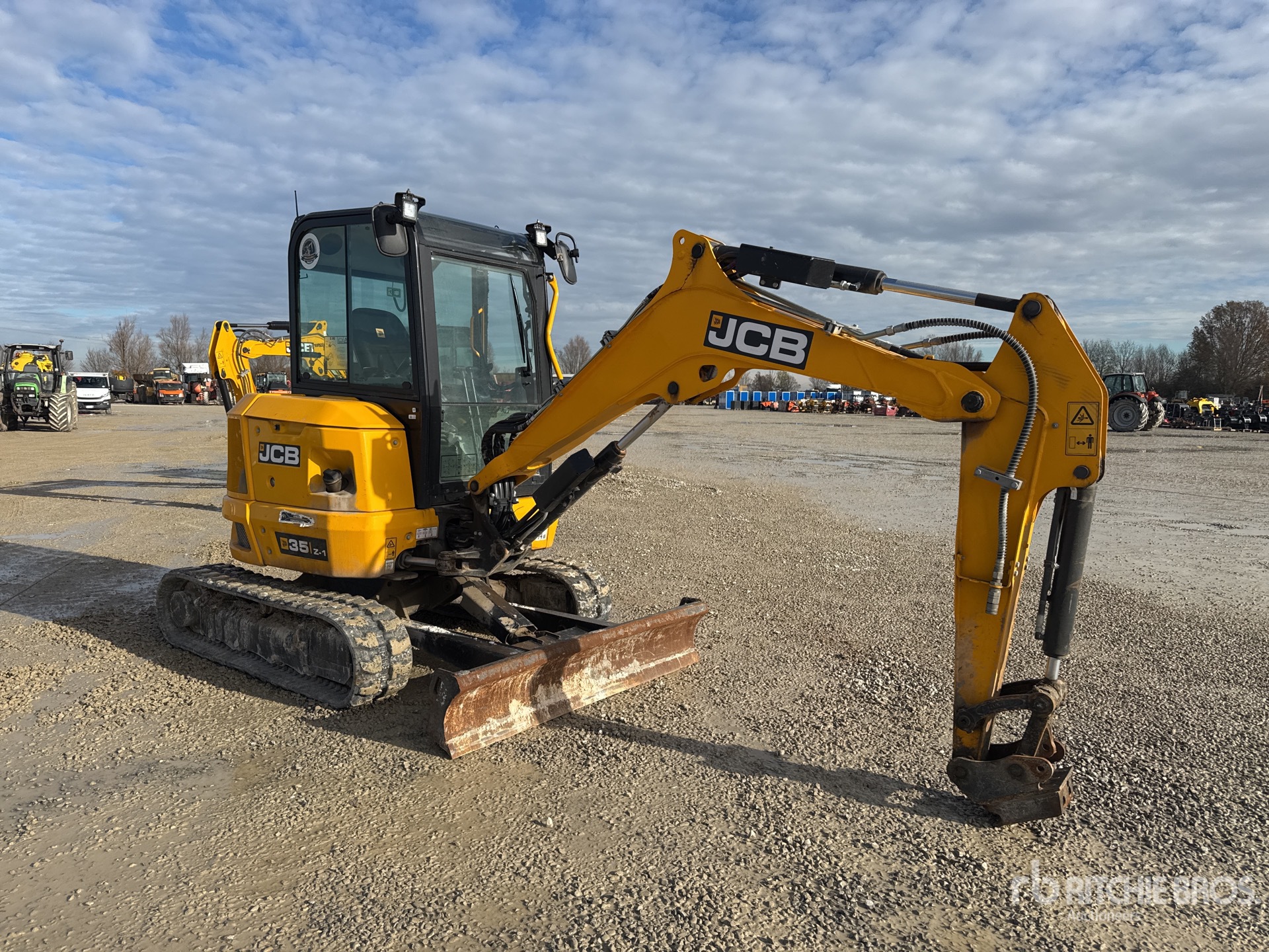 General Appearance with Picture, Right Front Corner