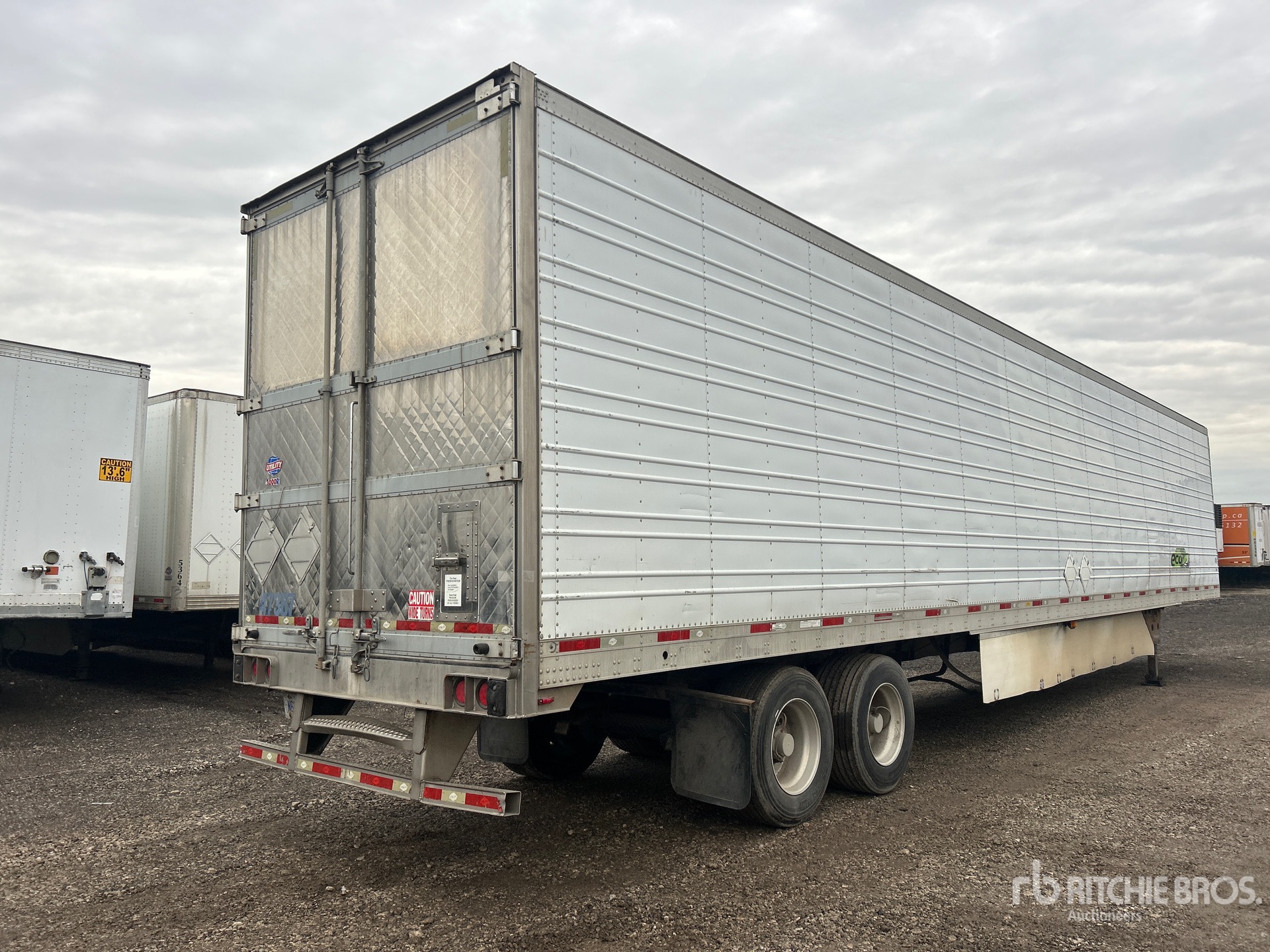 General Appearance with Imagen: esquina trasera derecha