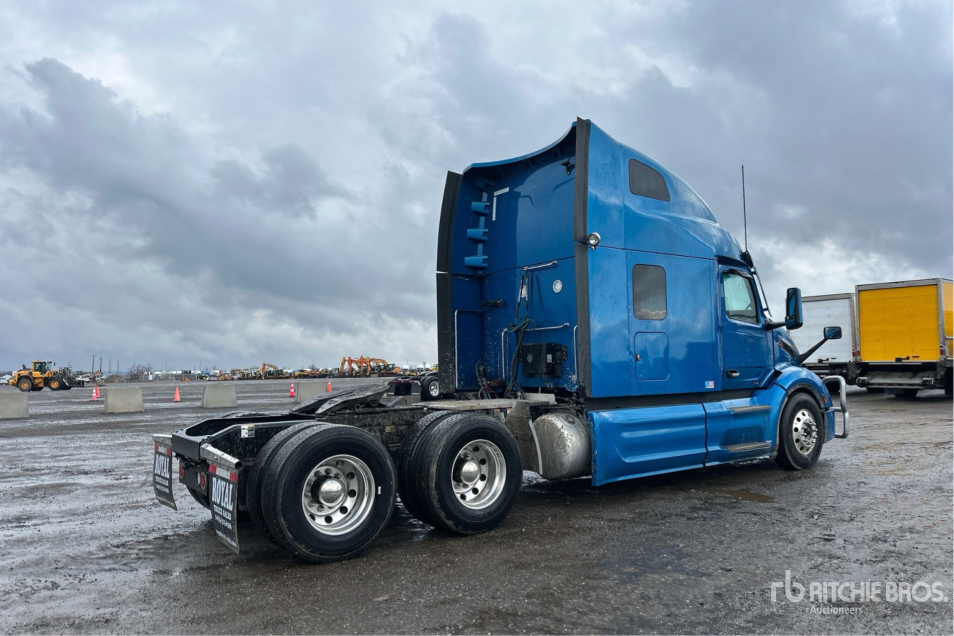 General Appearance with Imagen: esquina trasera derecha