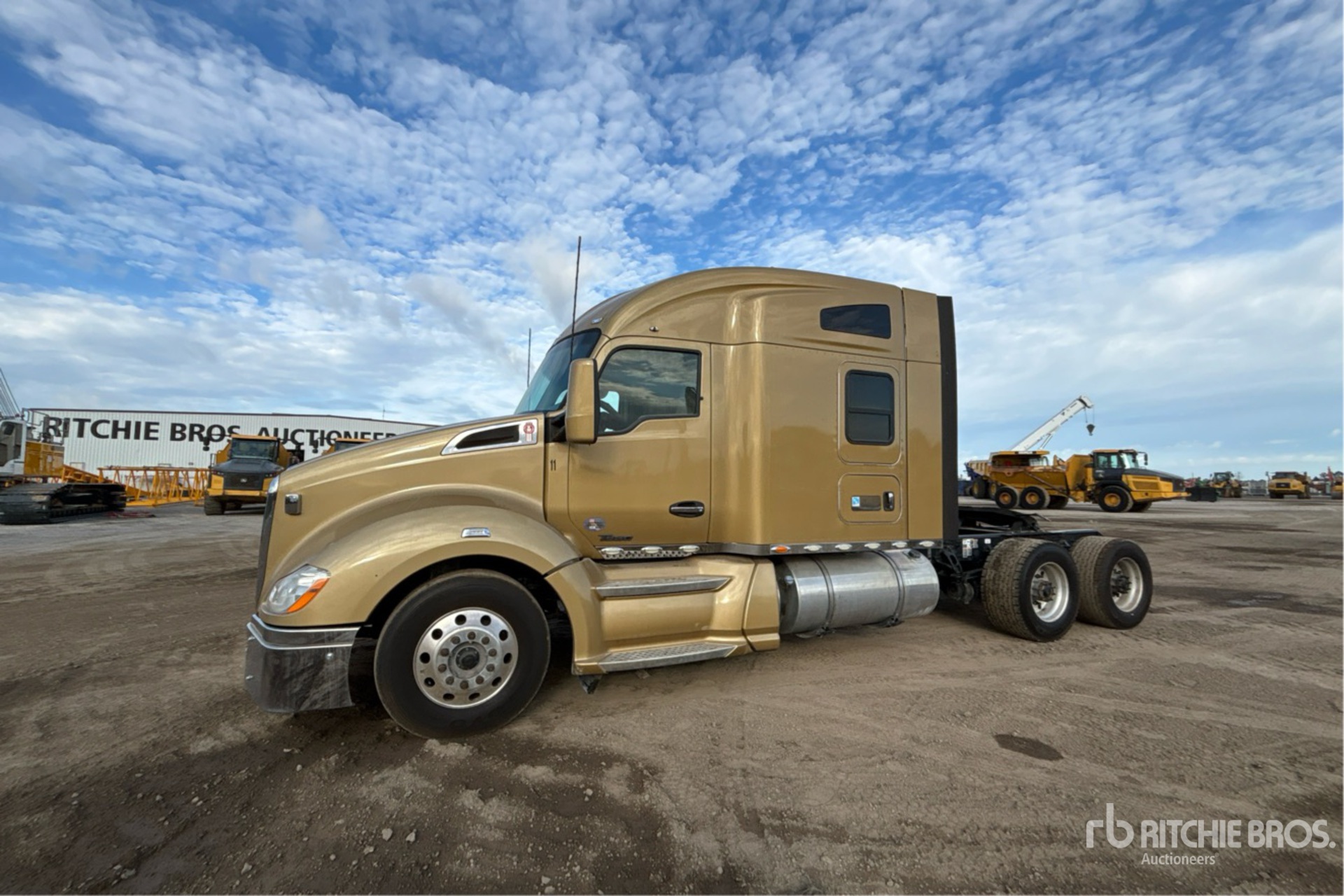 General Appearance with Picture, Left Front Corner