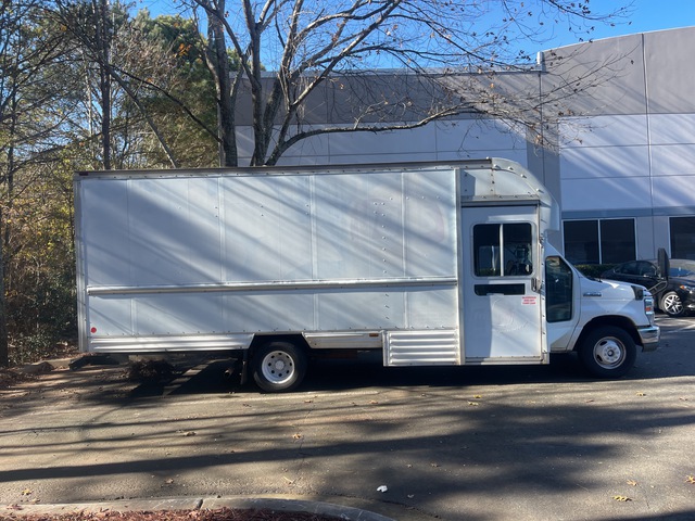 2008 Ford E-350 Cutaway 4x2 Cargo Van