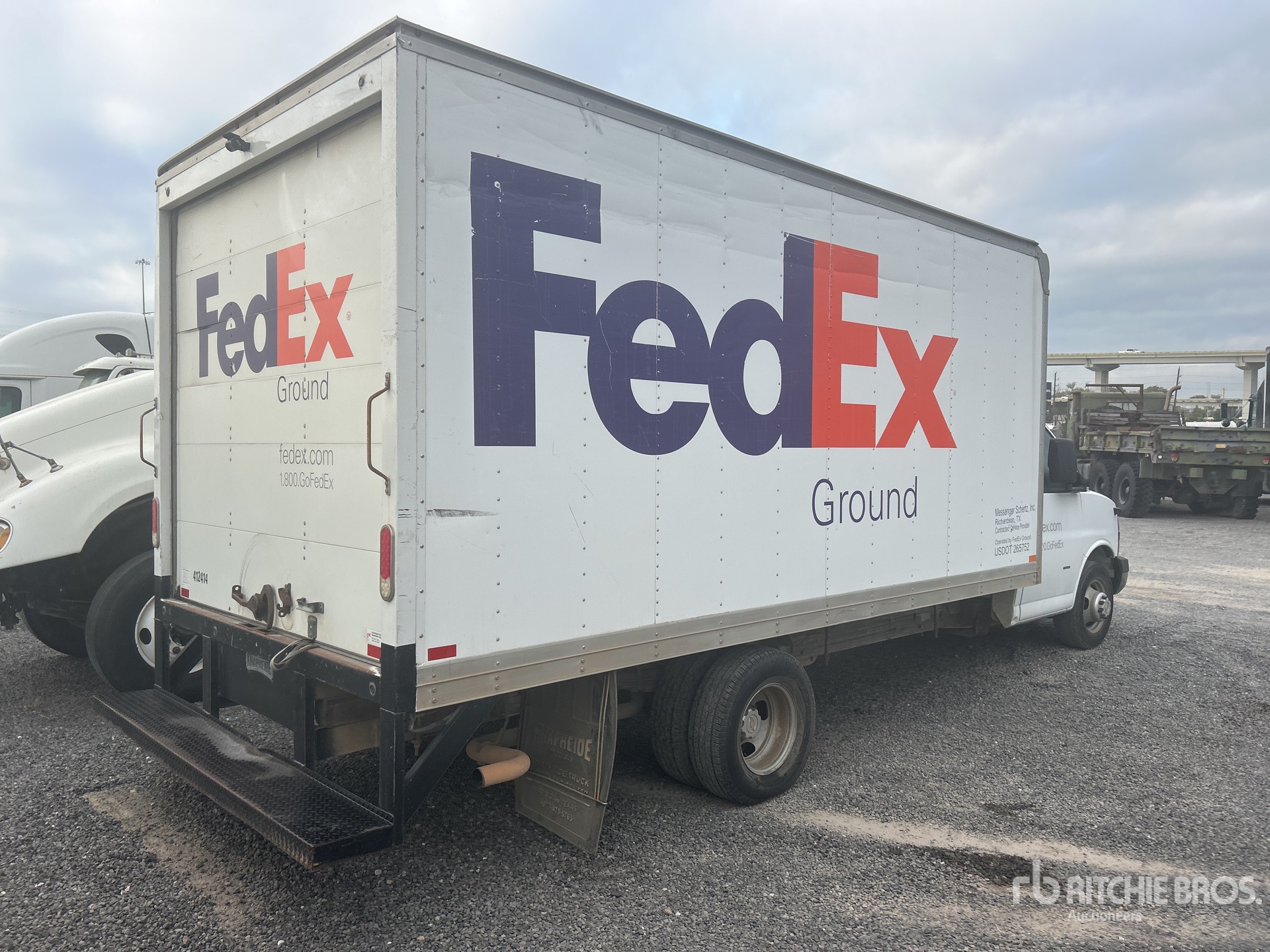 General Appearance with Picture, Right Rear Corner