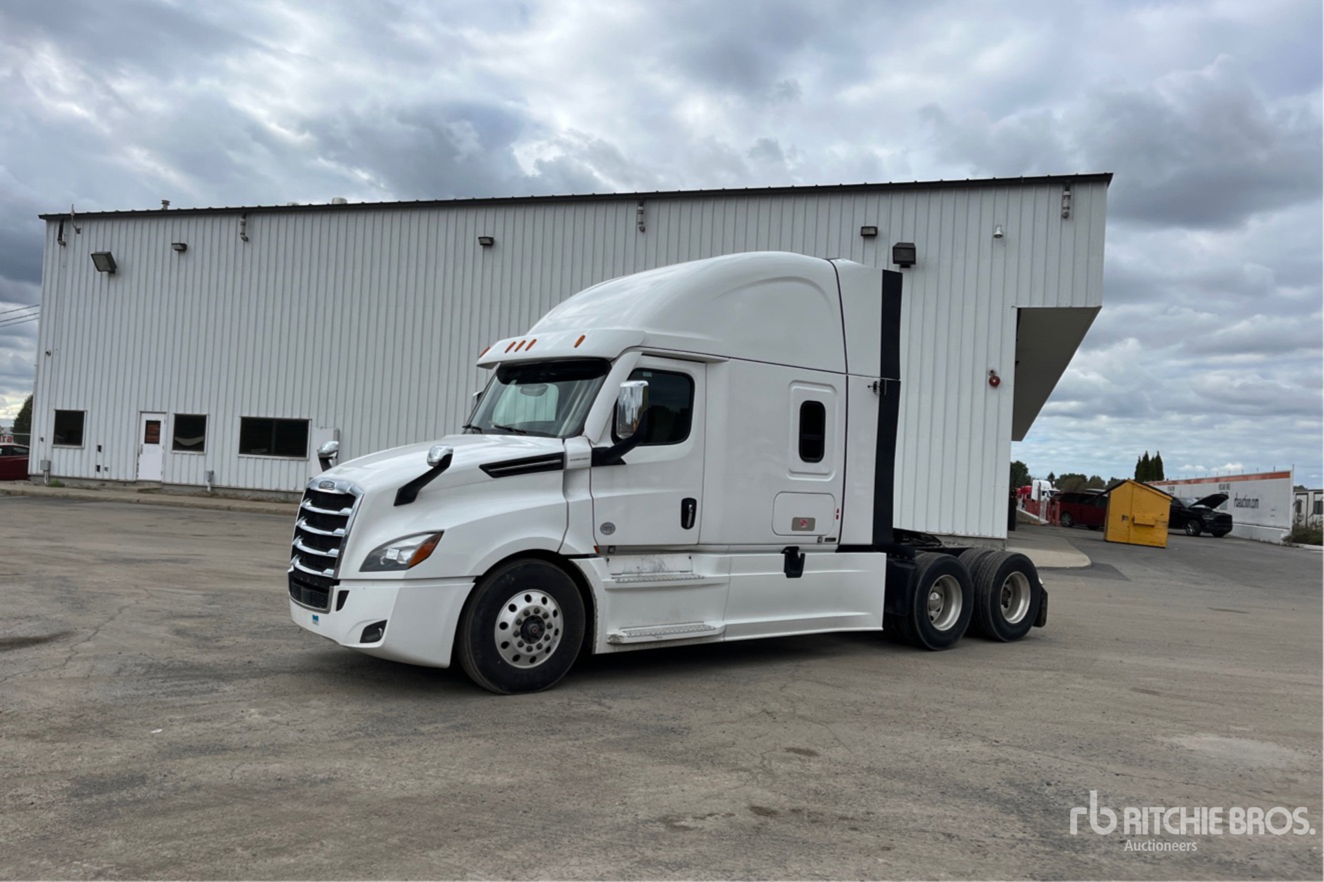 General Appearance with Picture, Left Front Corner