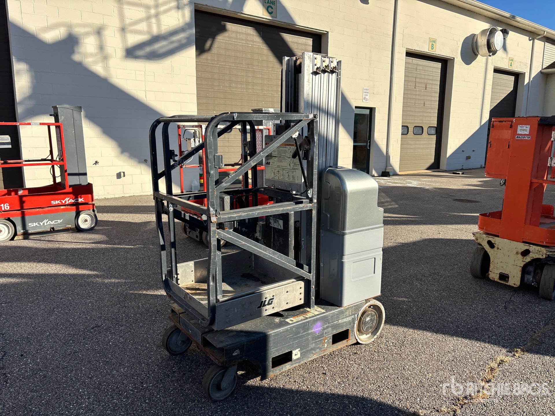 General Appearance with Picture, Left Front Corner