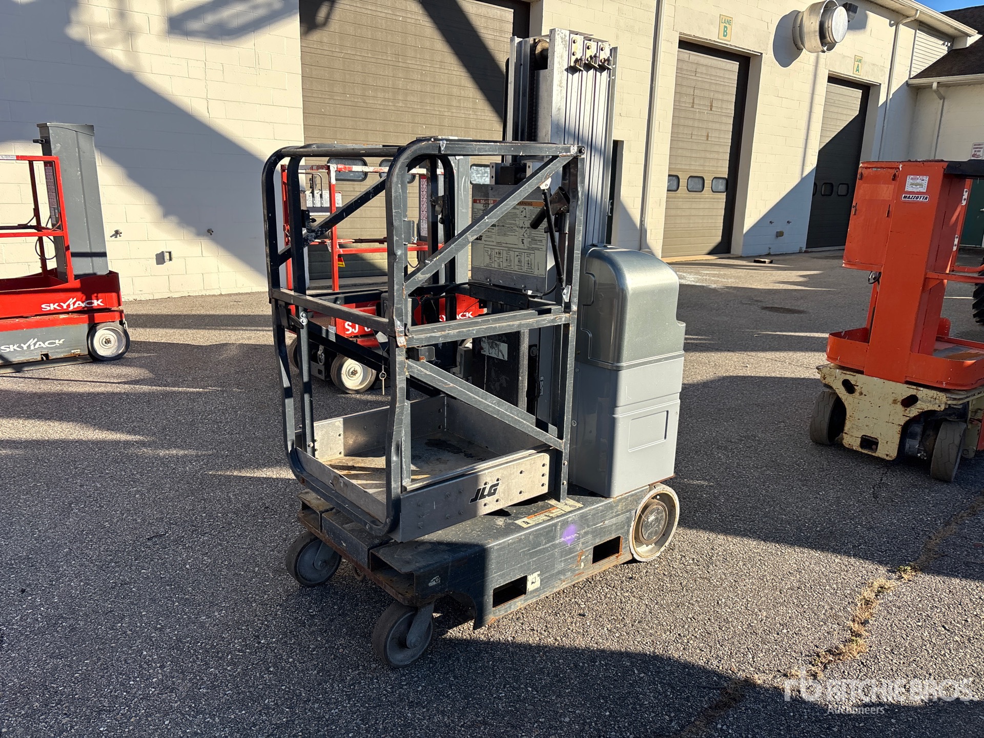 General Appearance with Featured Photo