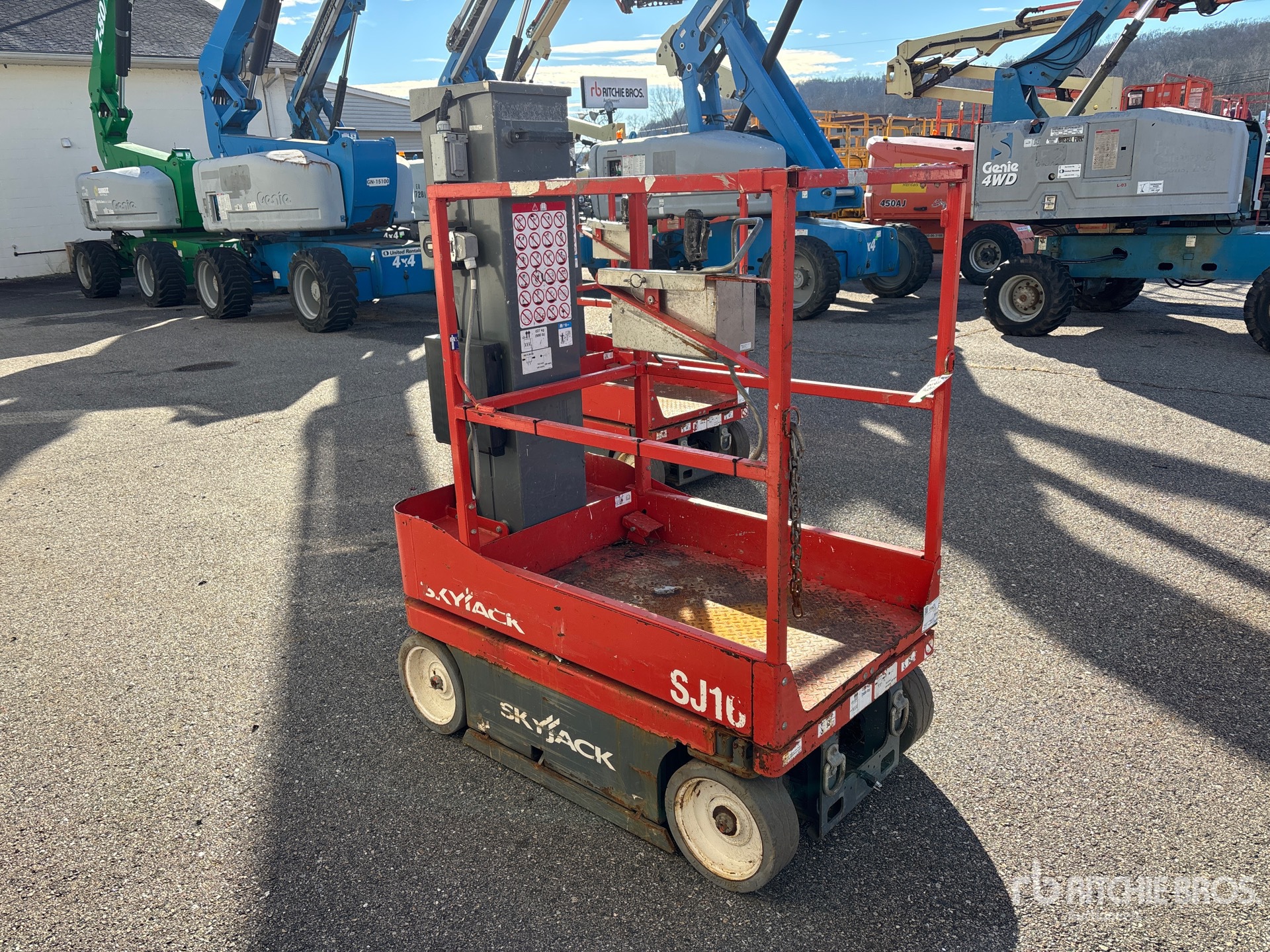 General Appearance with Picture, Right Front Corner