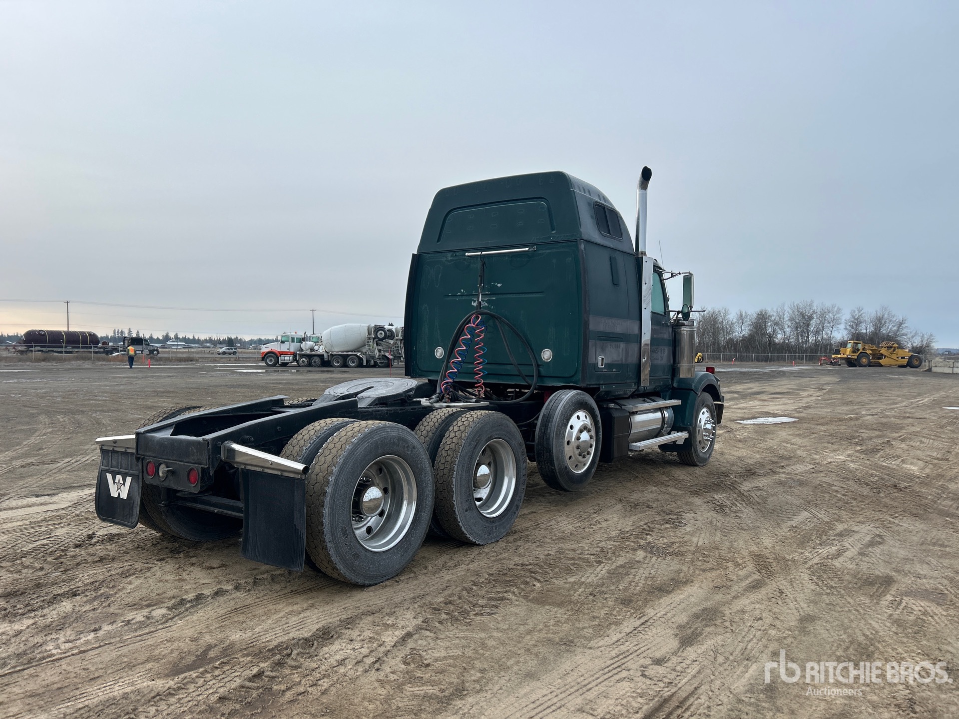 General Appearance with Imagen: esquina trasera derecha