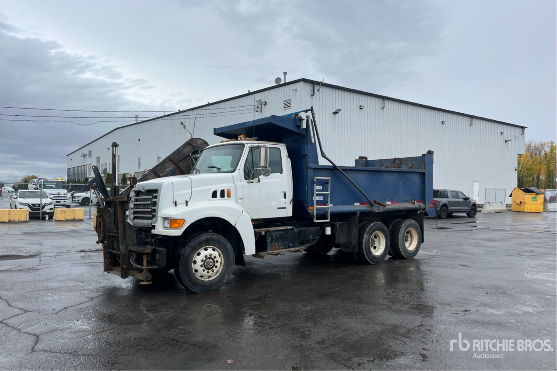 General Appearance with Bild, Ecke vorne links