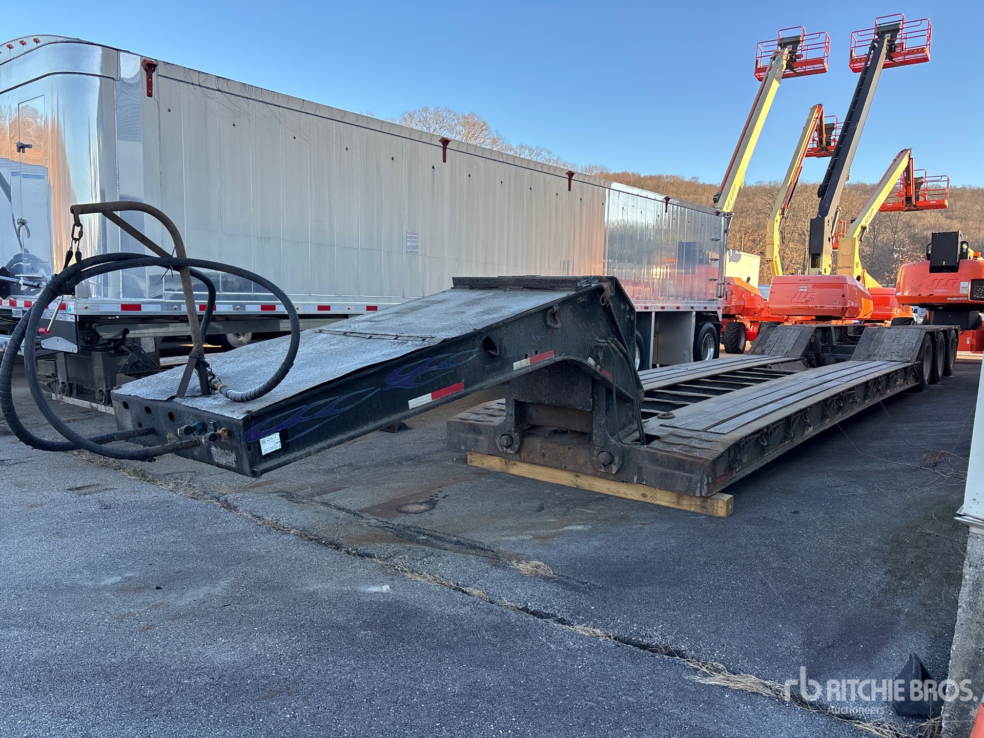 General Appearance with Featured Photo