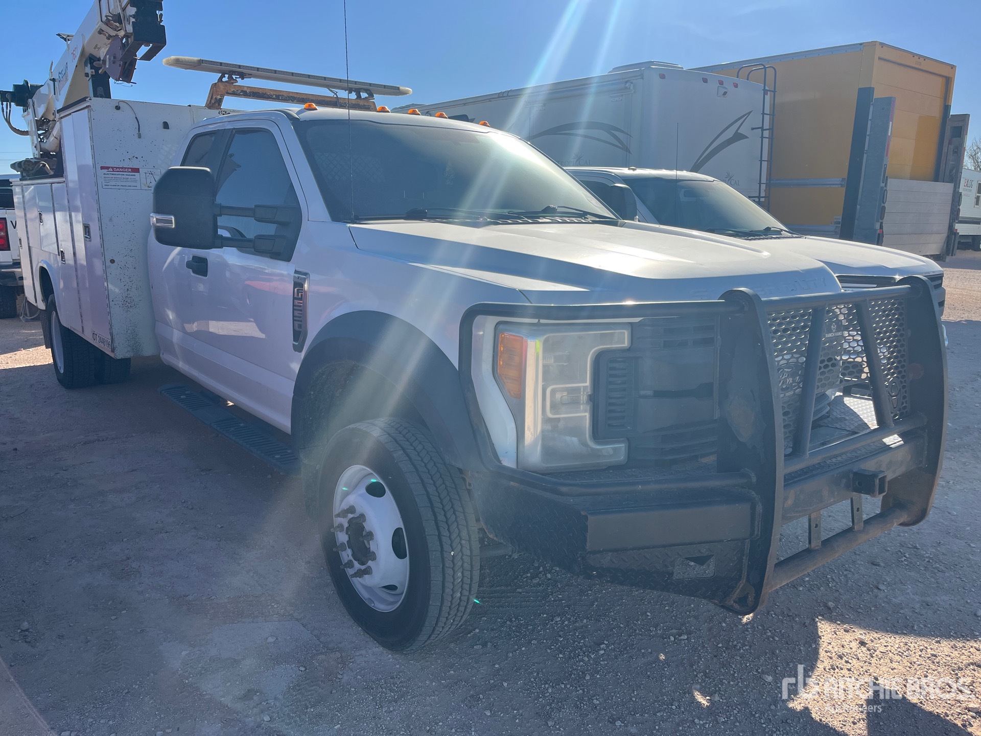 General Appearance with Foto, angolo anteriore destro