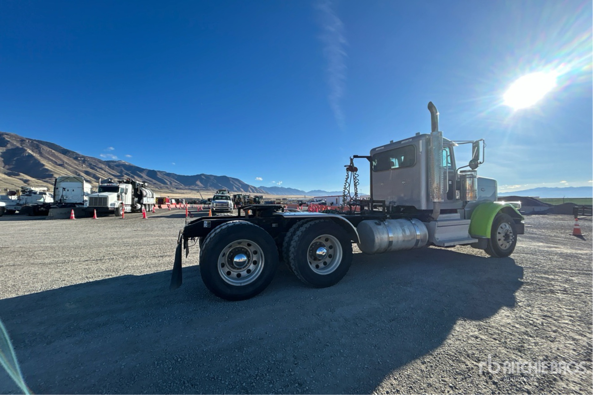 General Appearance with Imagen: esquina trasera derecha