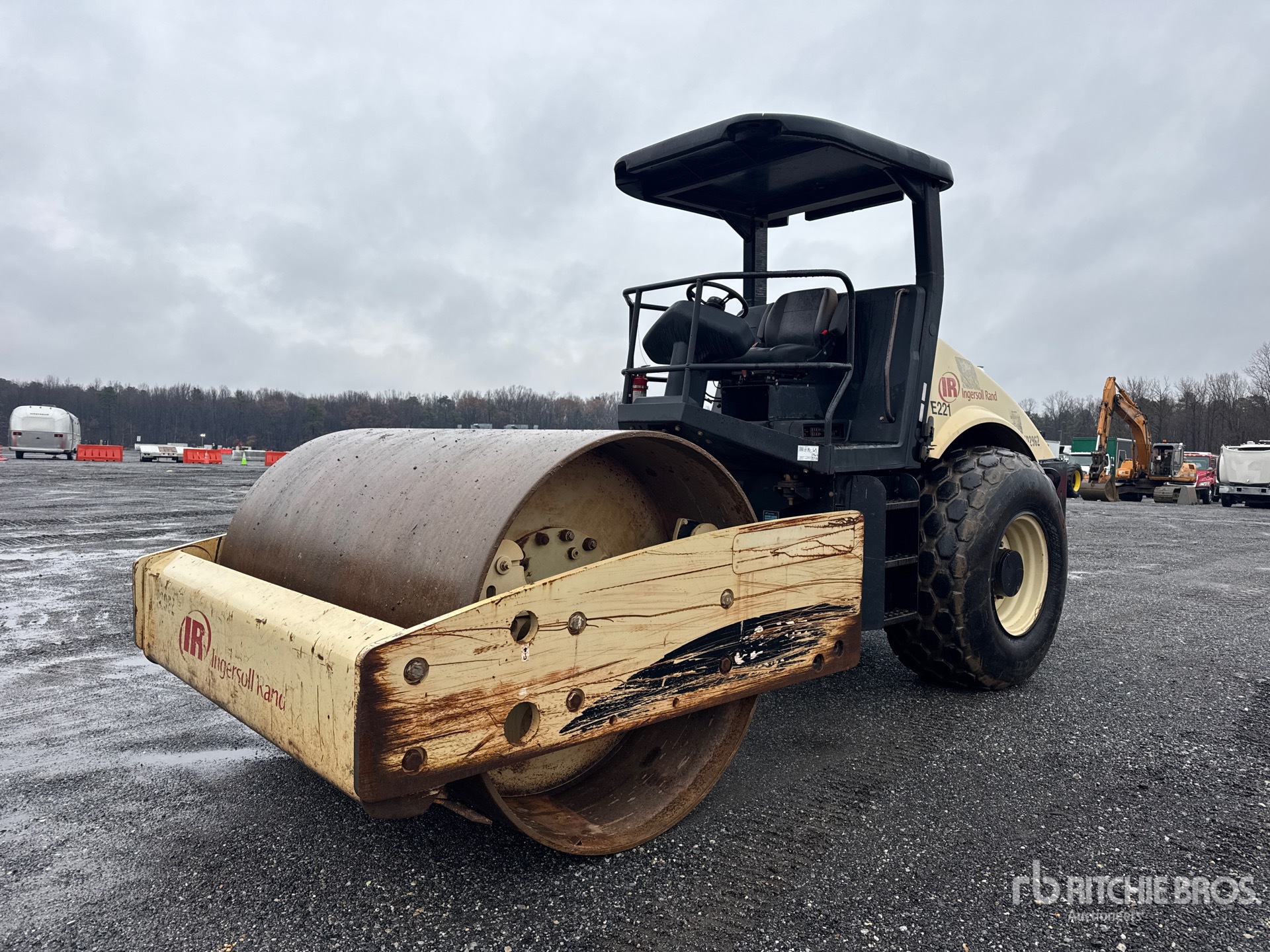 General Appearance with Picture, Left Front Corner