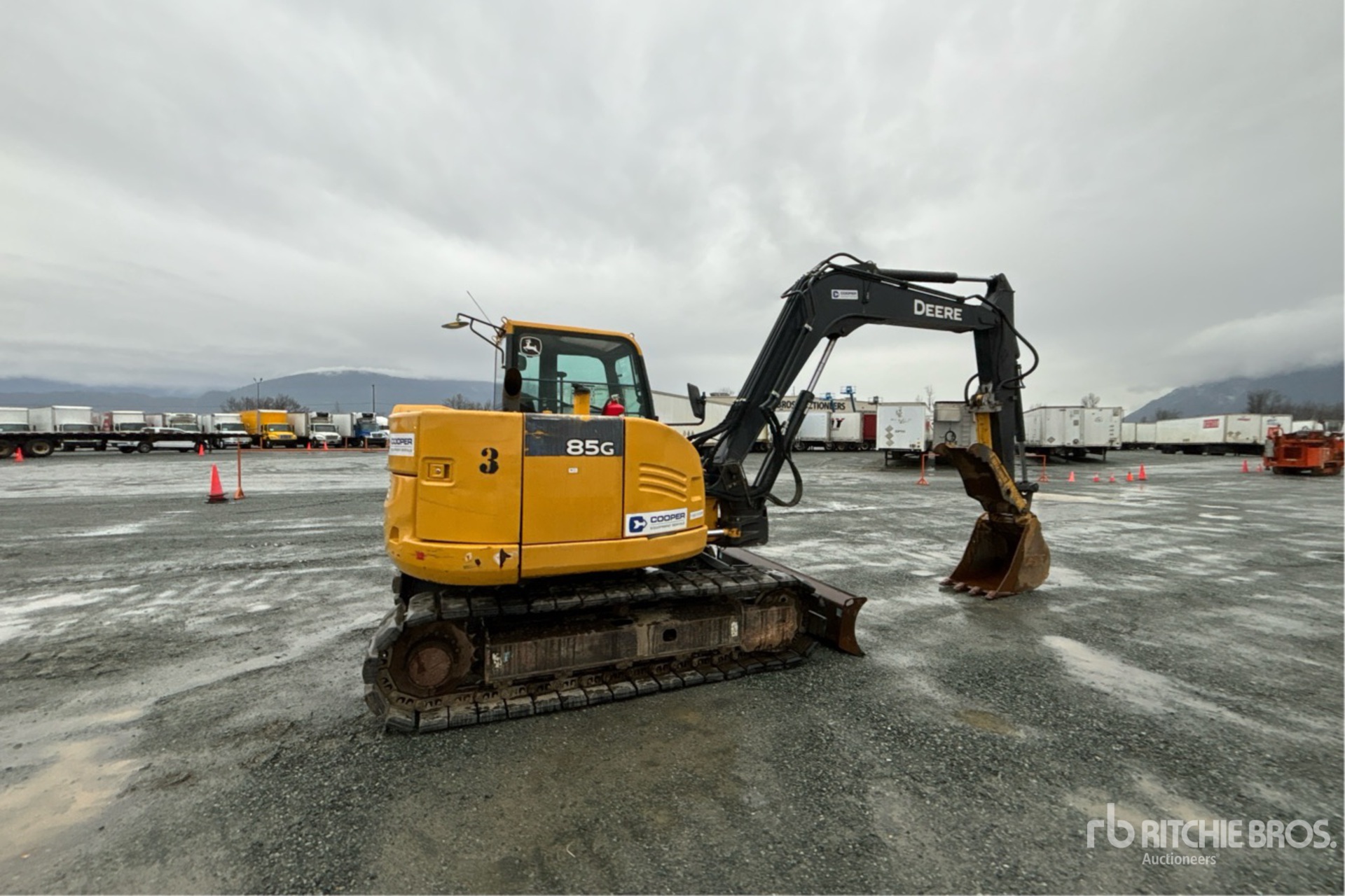 General Appearance with Picture, Right Rear Corner