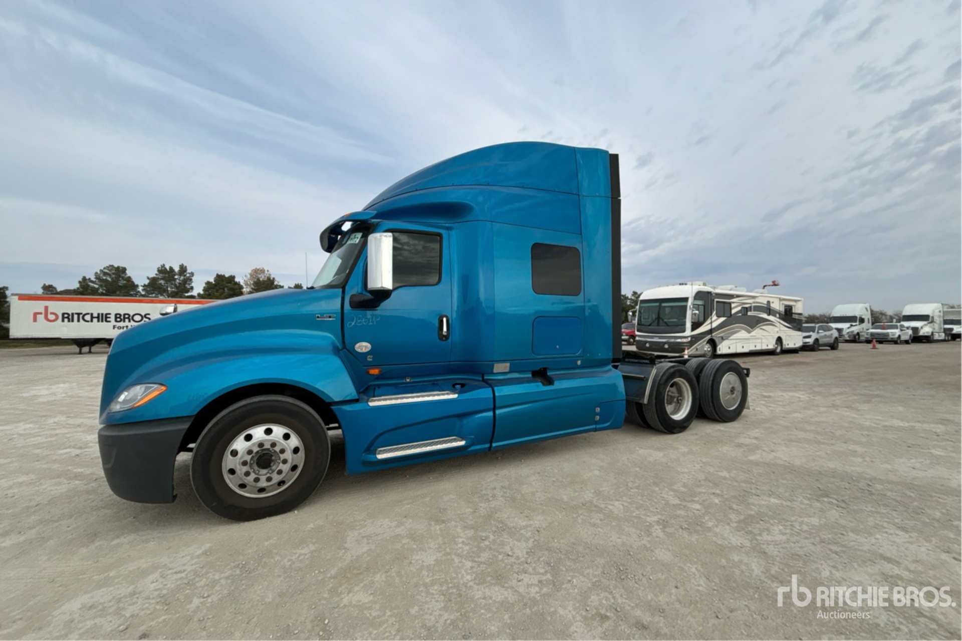 General Appearance with Picture, Left Front Corner