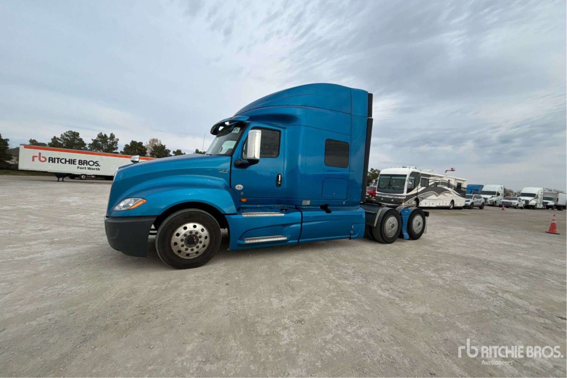 General Appearance with Picture, Left Front Corner