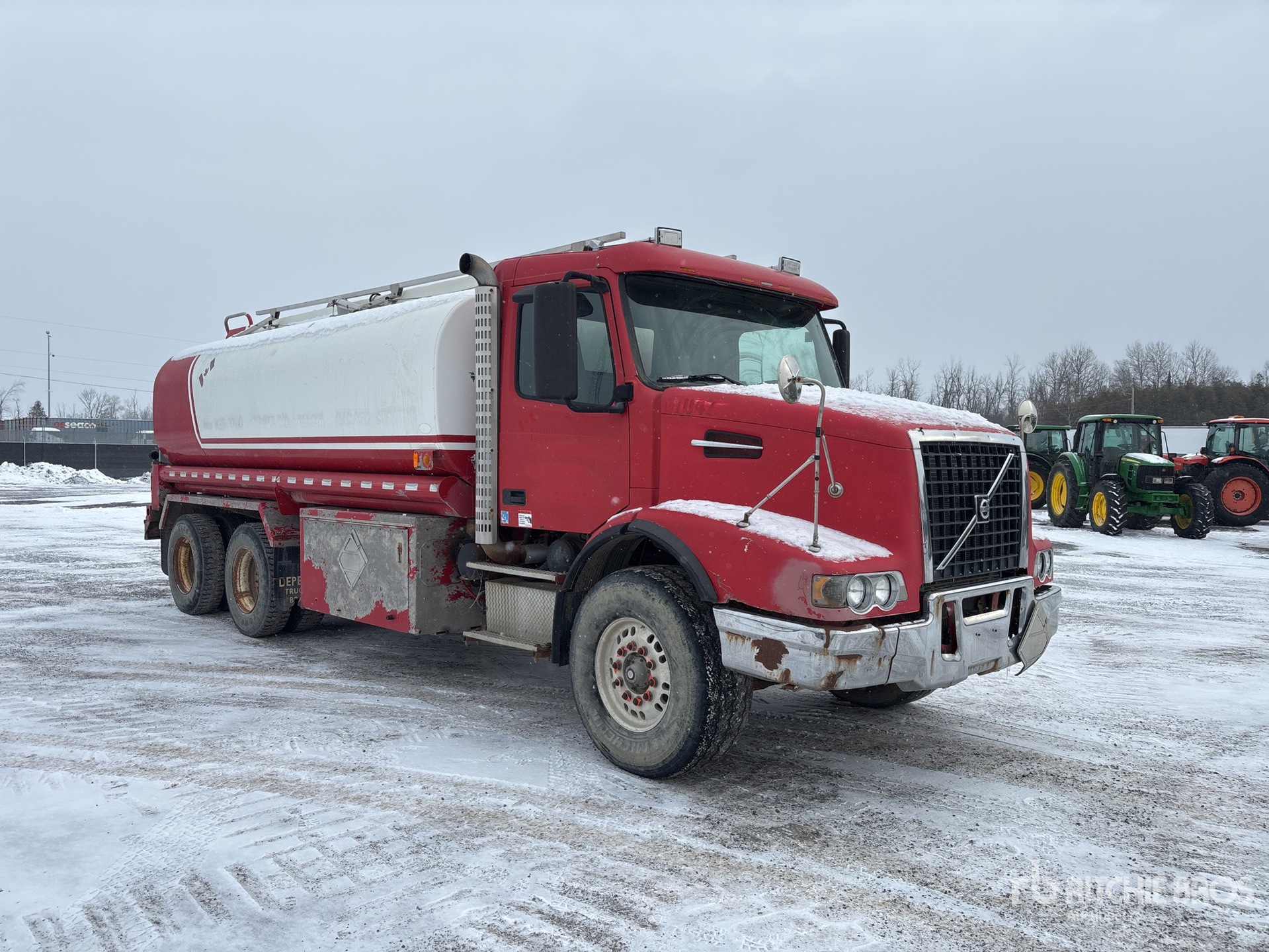 General Appearance with Bild, Ecke vorne rechts