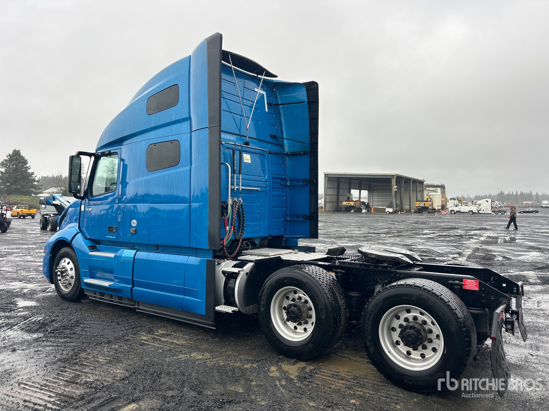 Aspect général with Image, coin arrière gauche