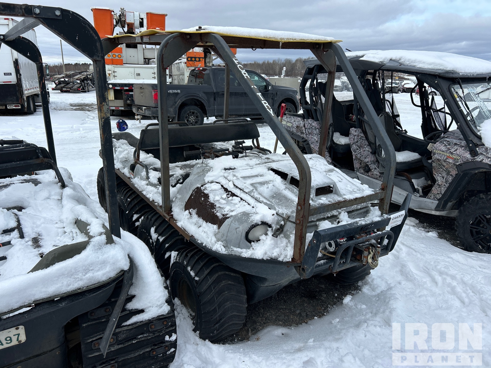 General Appearance with Picture, Right Front Corner