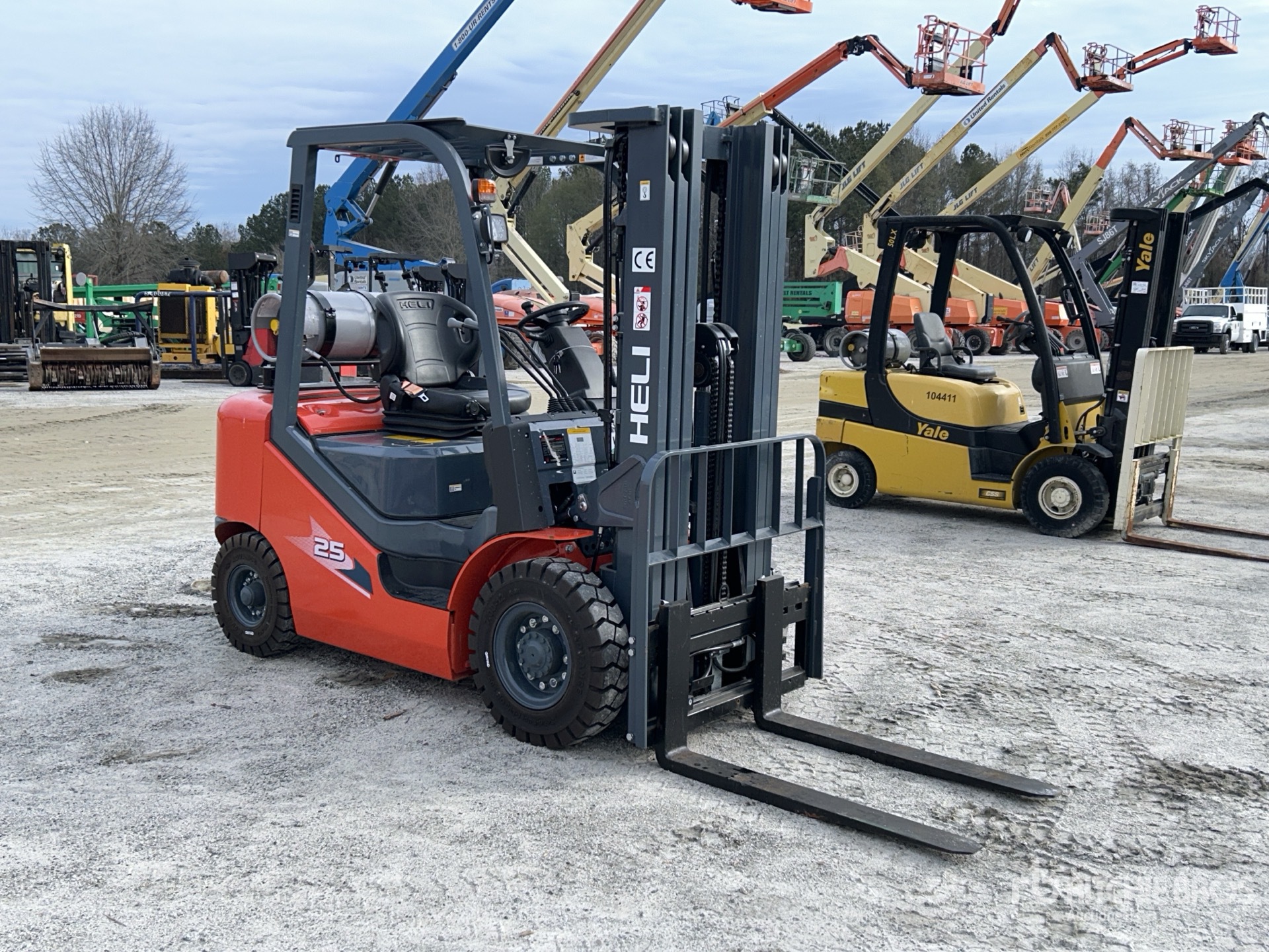 General Appearance with Picture, Right Front Corner