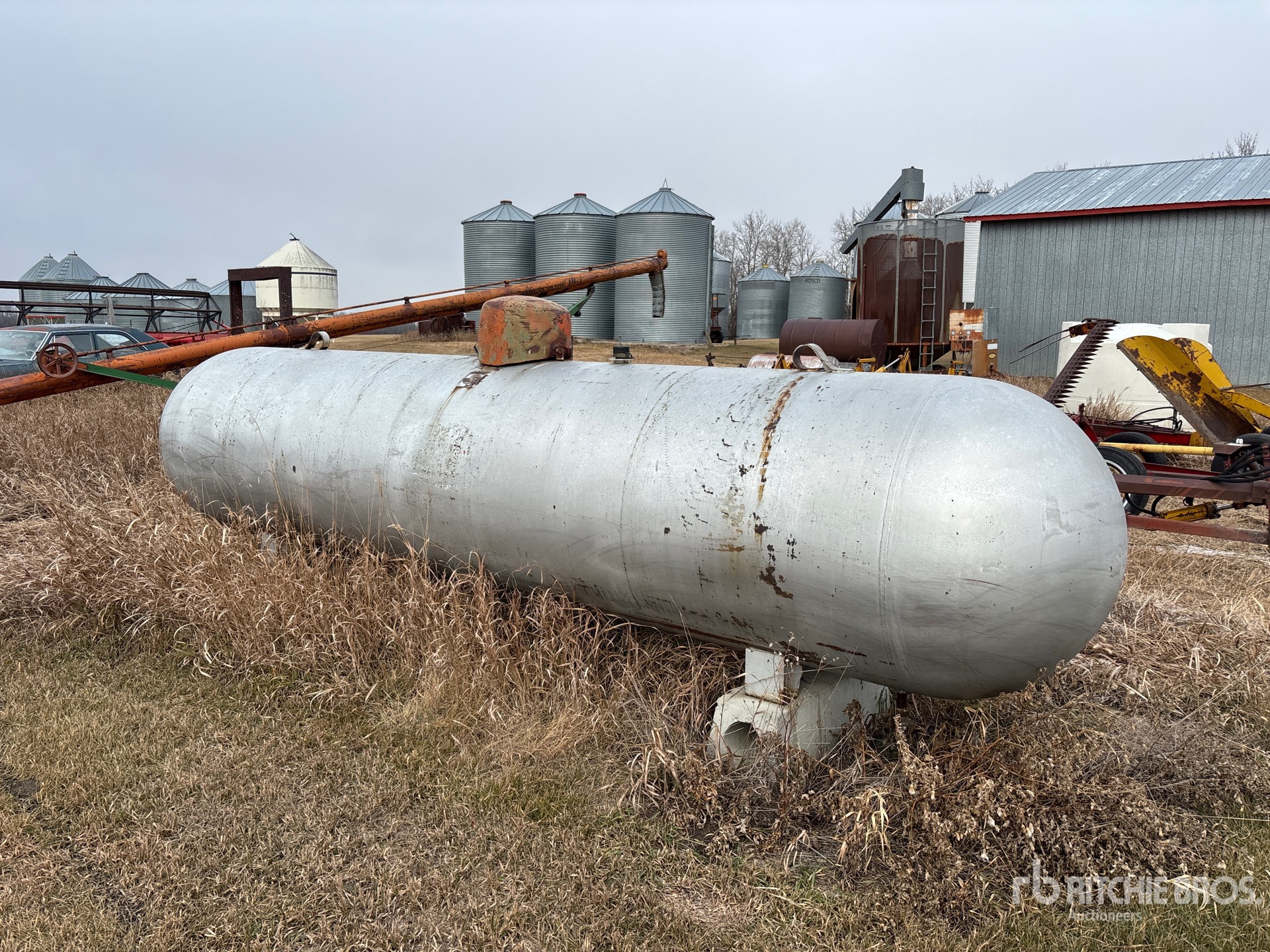 General Appearance with Bild, Ecke vorne links