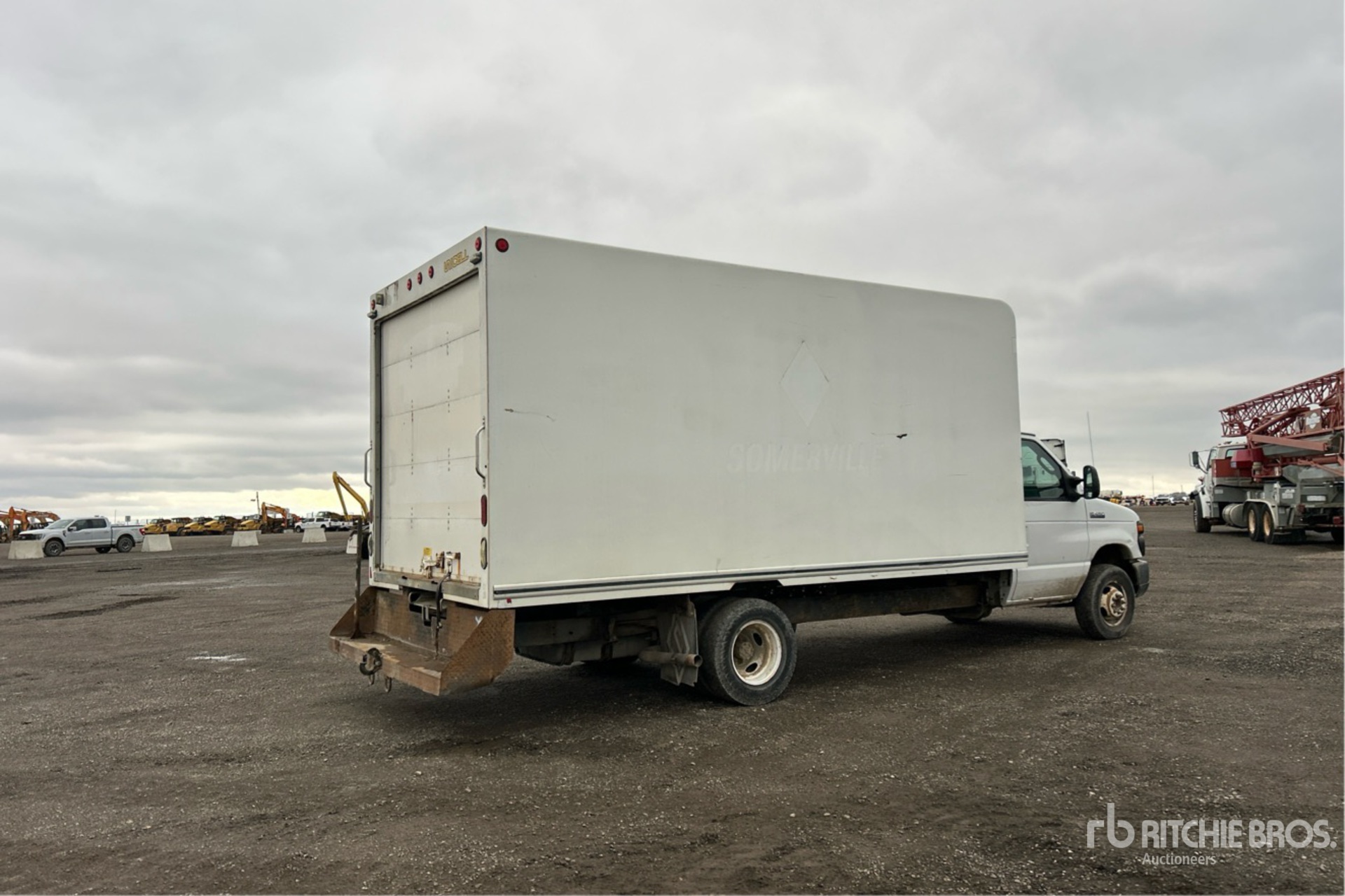 Aspect général with Image, coin arrière droit