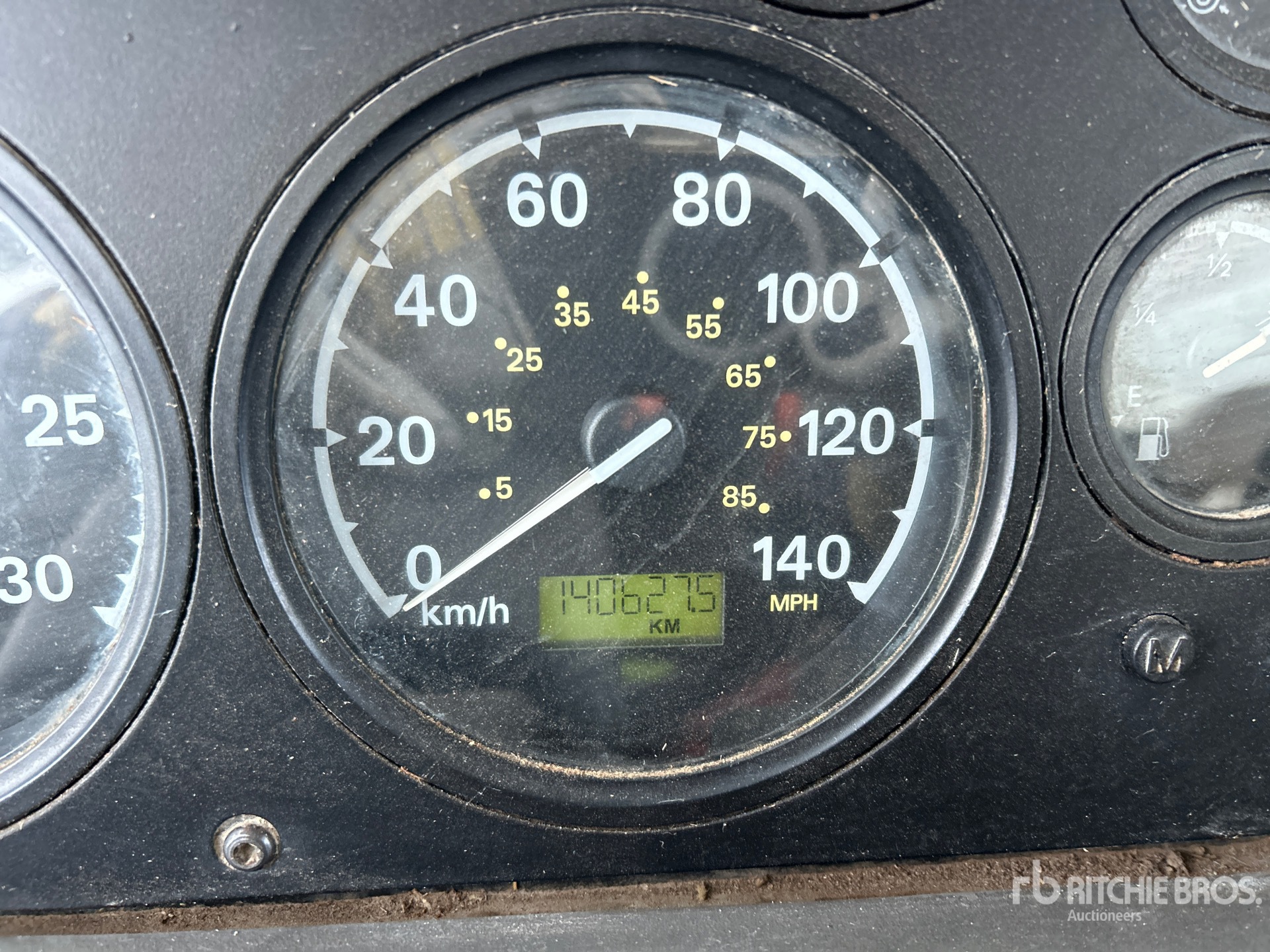 General Appearance with Horímetro / Odómetro