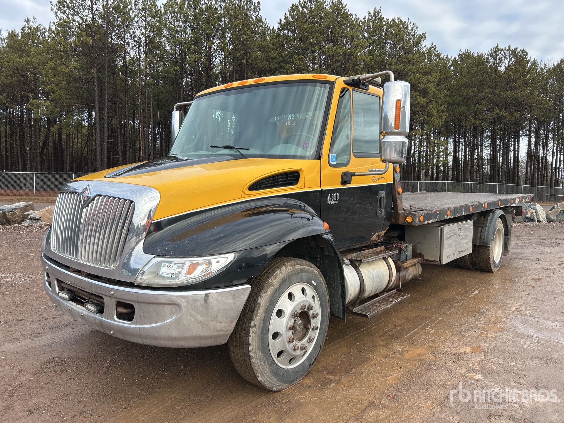 General Appearance with Featured Photo