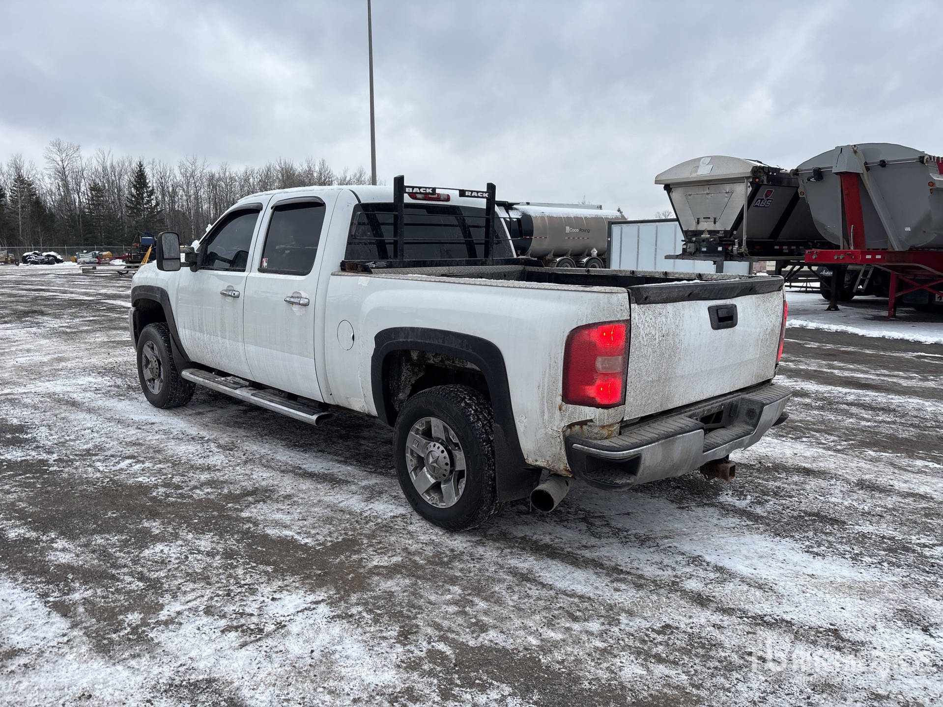 General Appearance with Picture, Left Rear Corner